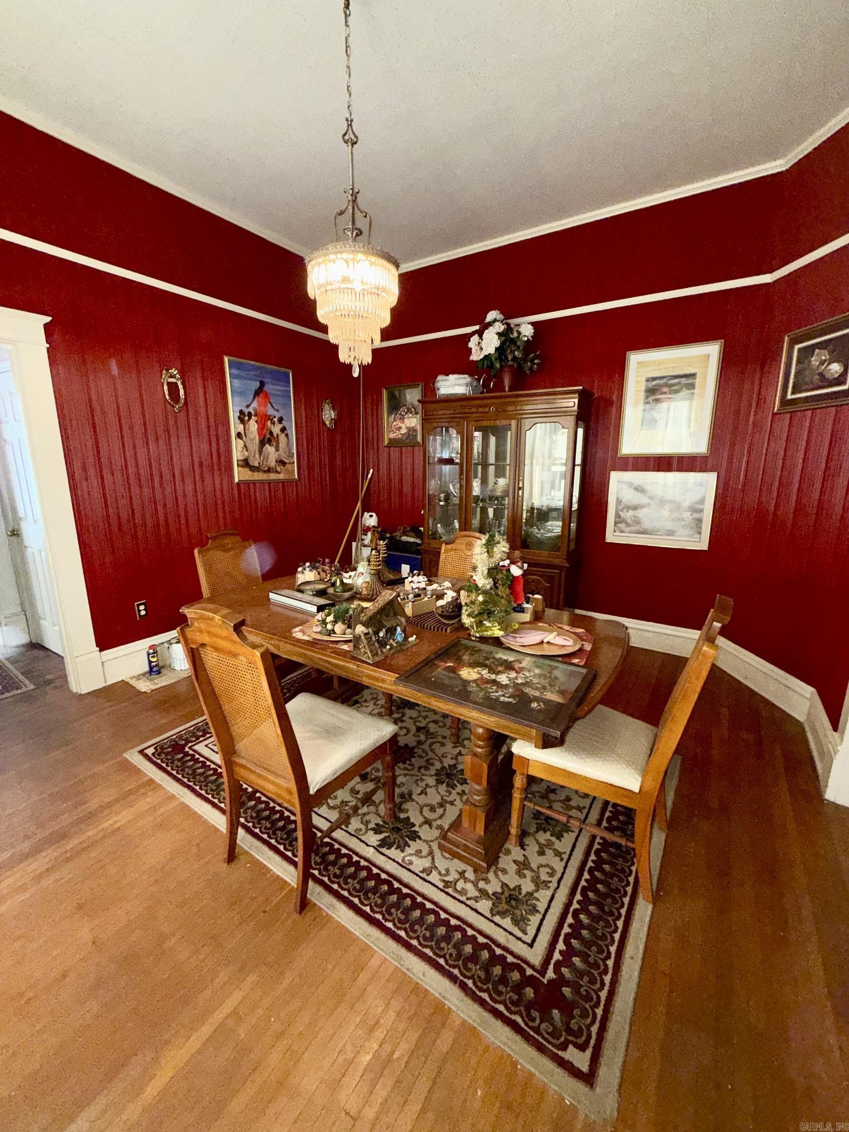 904 S Oak Property Photo 8