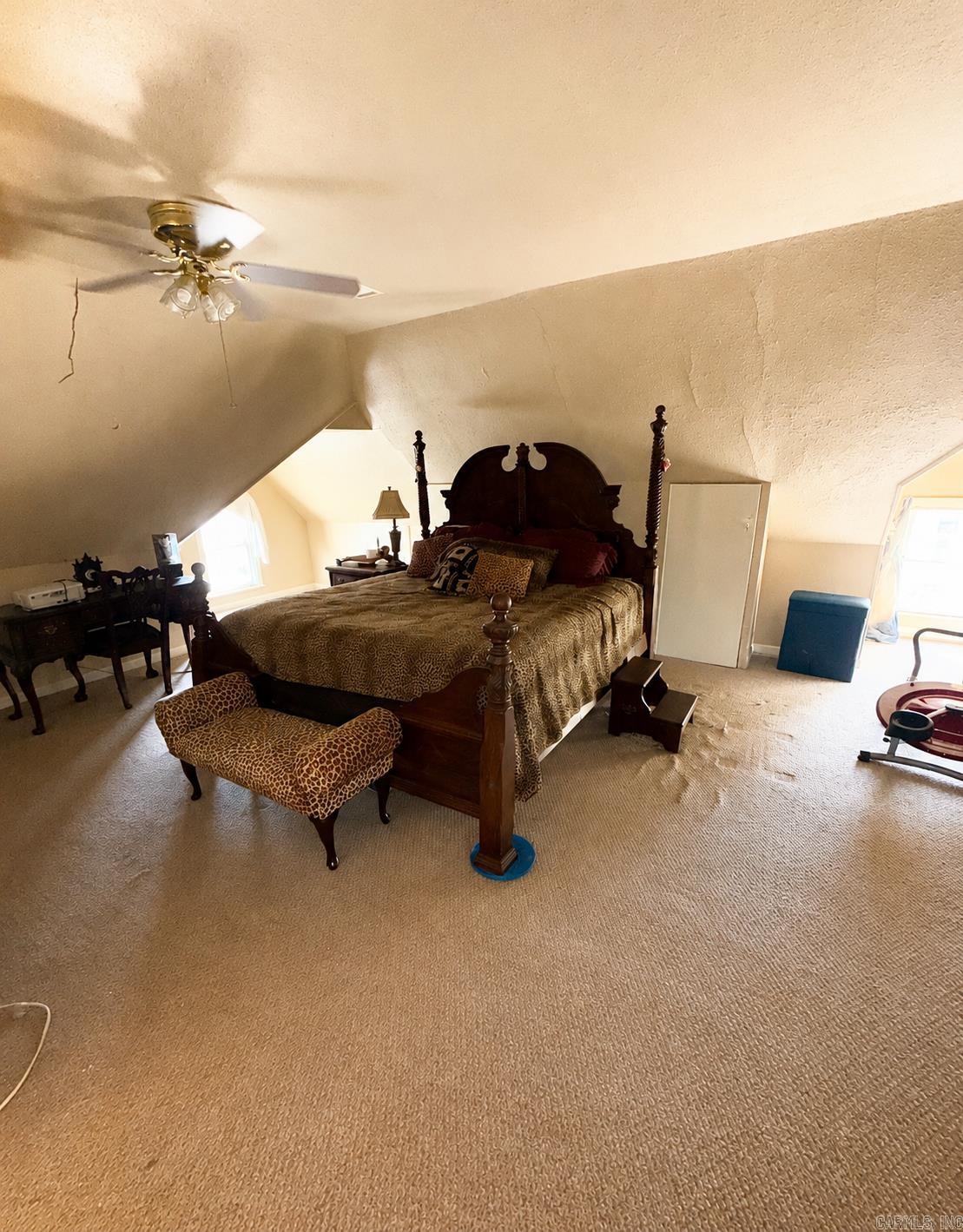 904 S Oak Property Photo 12