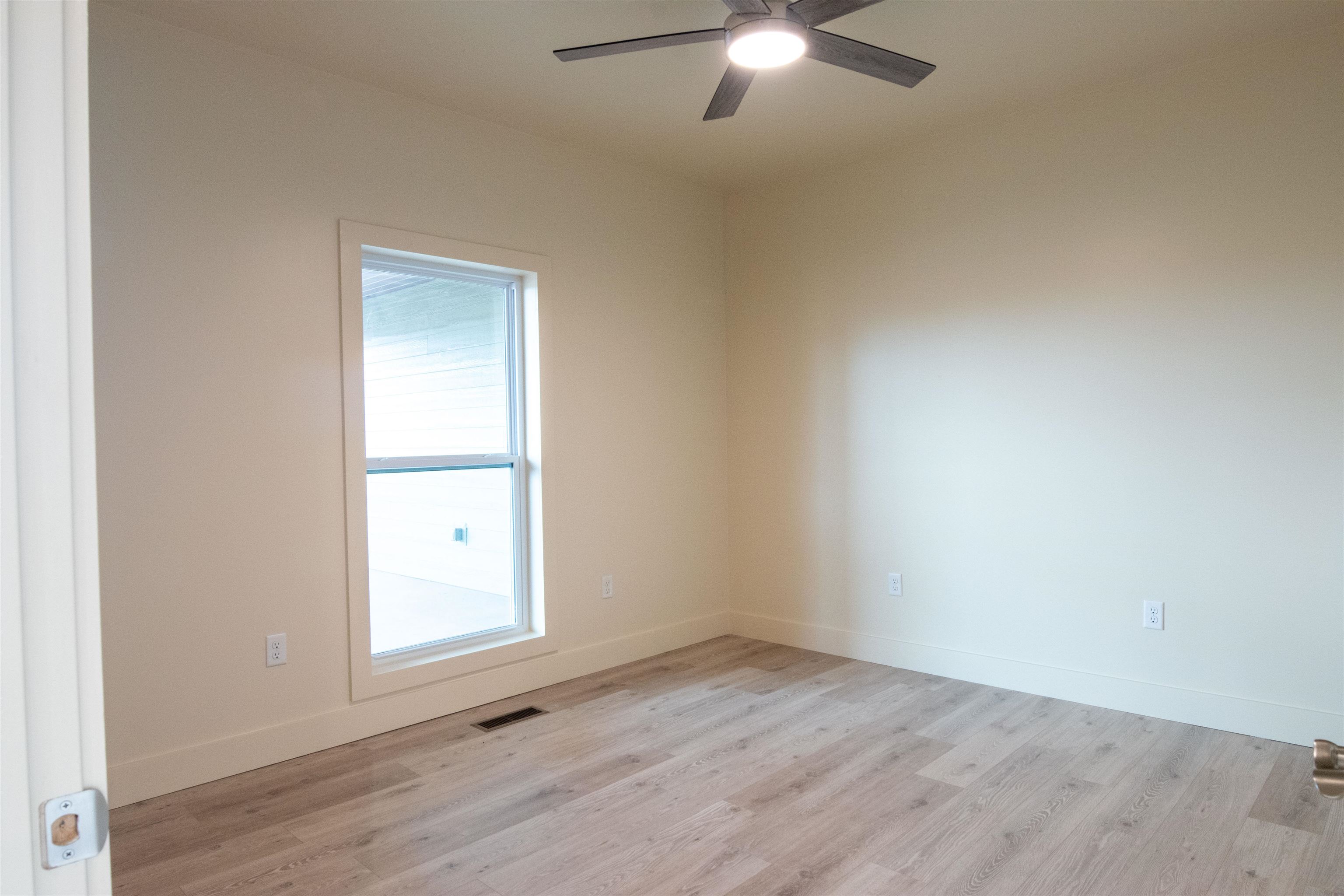 400 Firethorn Lane Property Photo 14