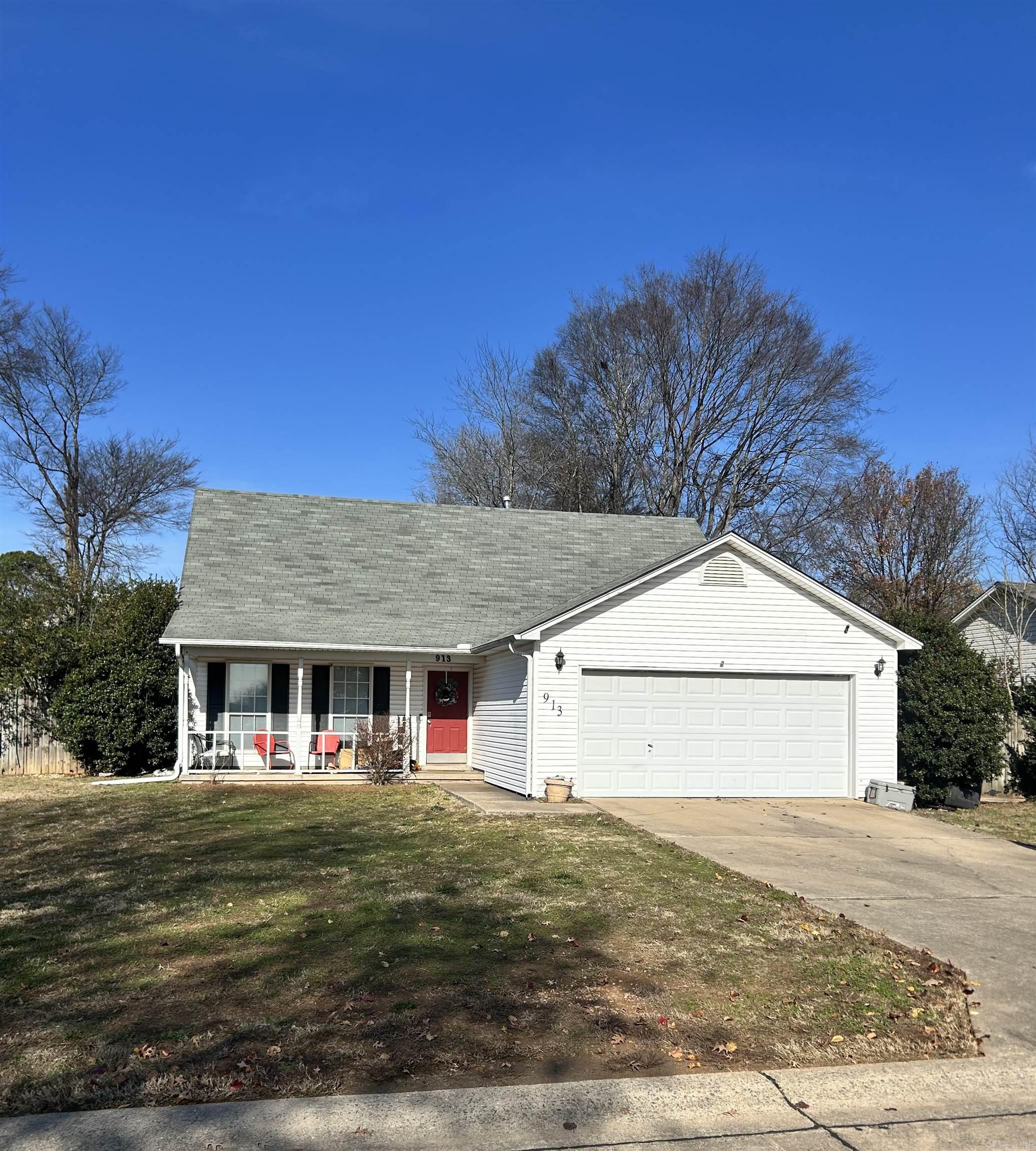 913 Amy Circle Property Photo 1