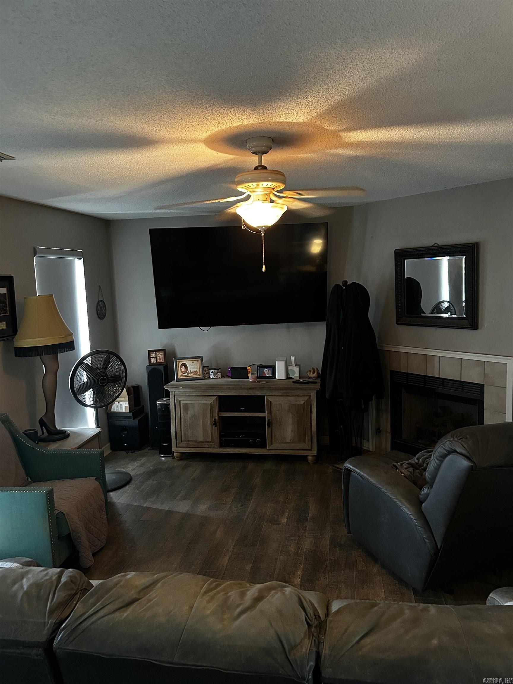 913 Amy Circle Property Photo 3