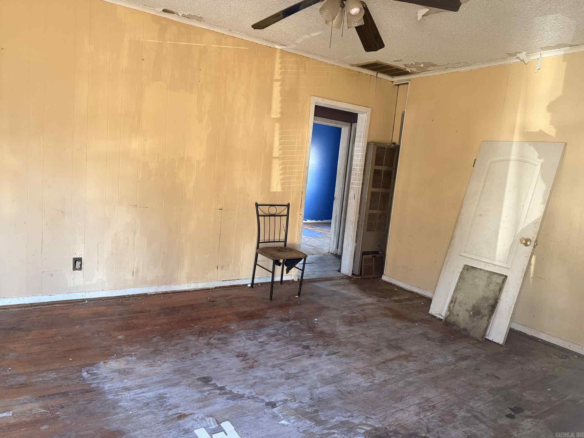 1604 W 30th Avenue Property Photo 2