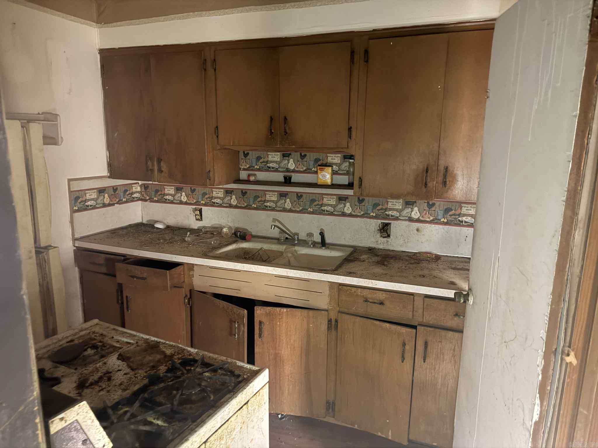 1604 W 30th Avenue Property Photo 4