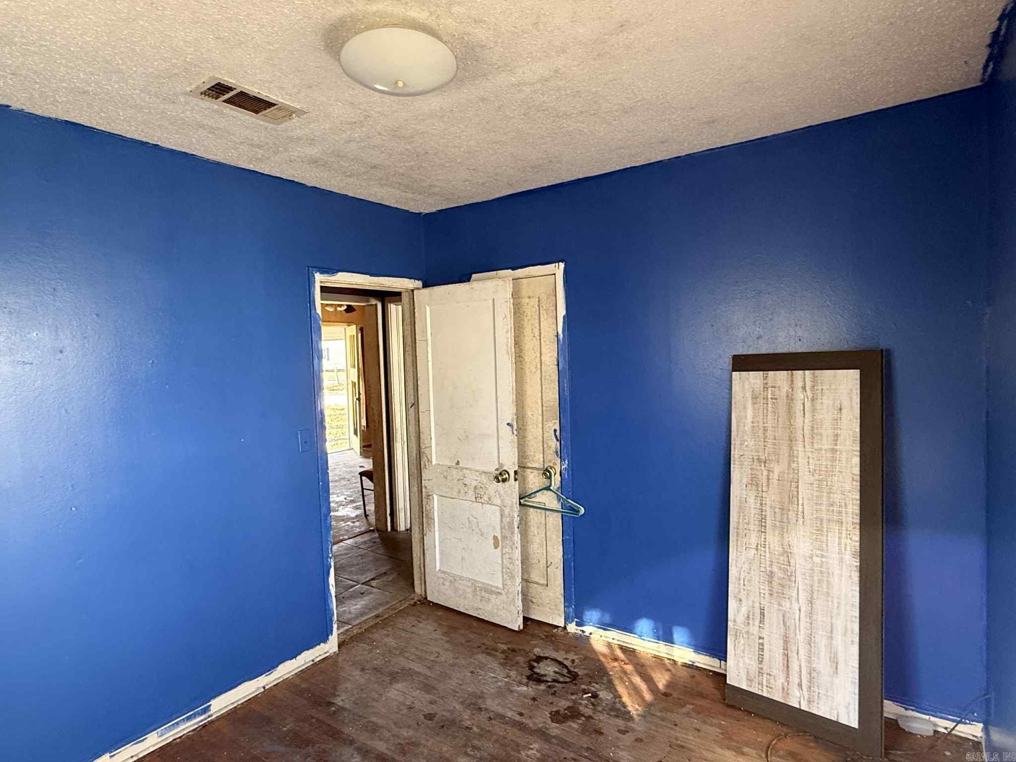 1604 W 30th Avenue Property Photo 8