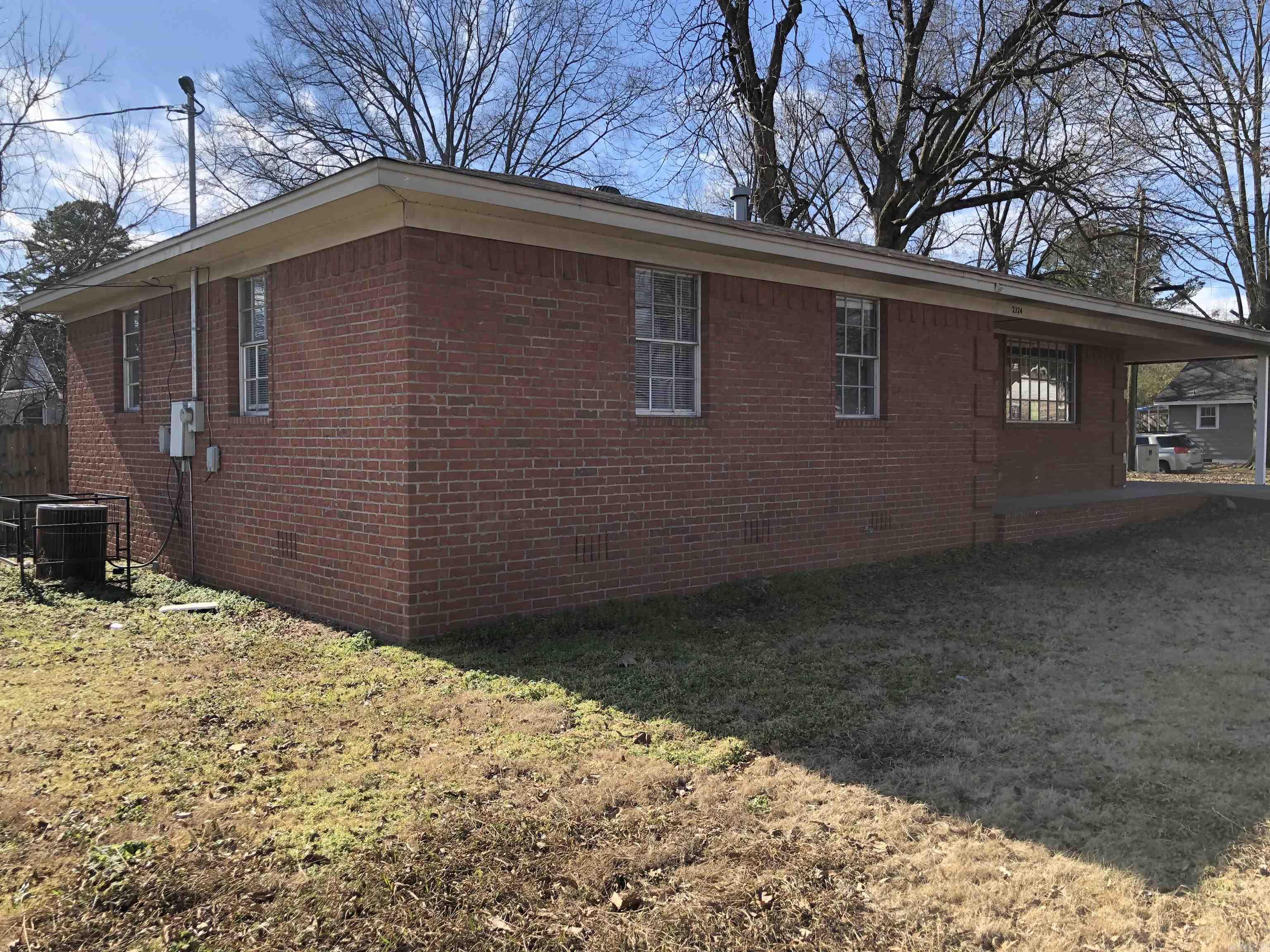 2324 Moss Street Property Photo 2