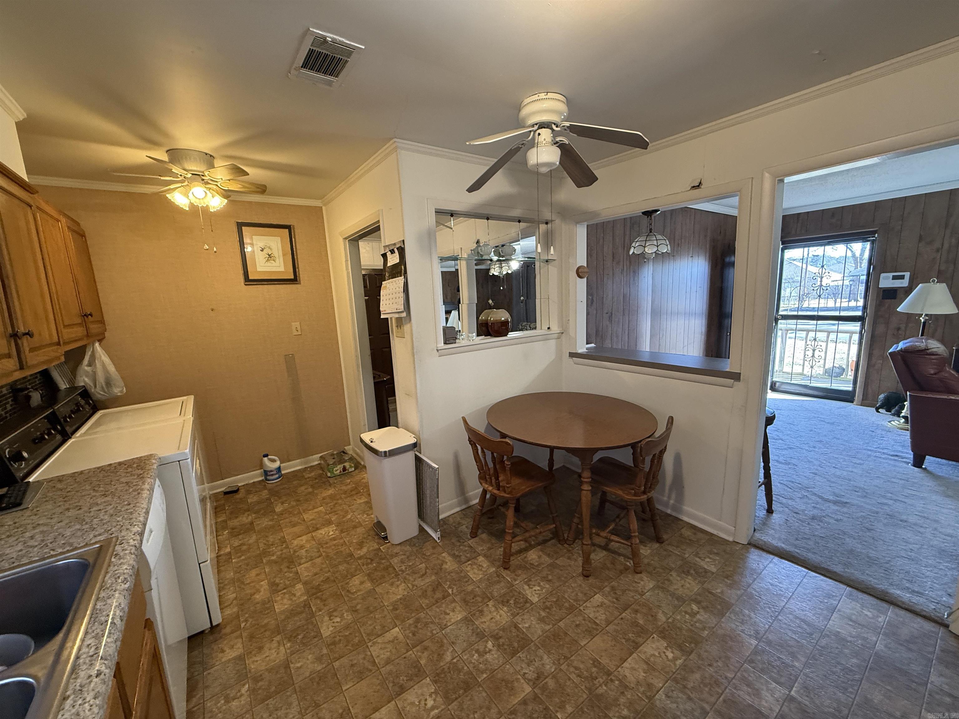 108 Laurel Street Property Photo 6