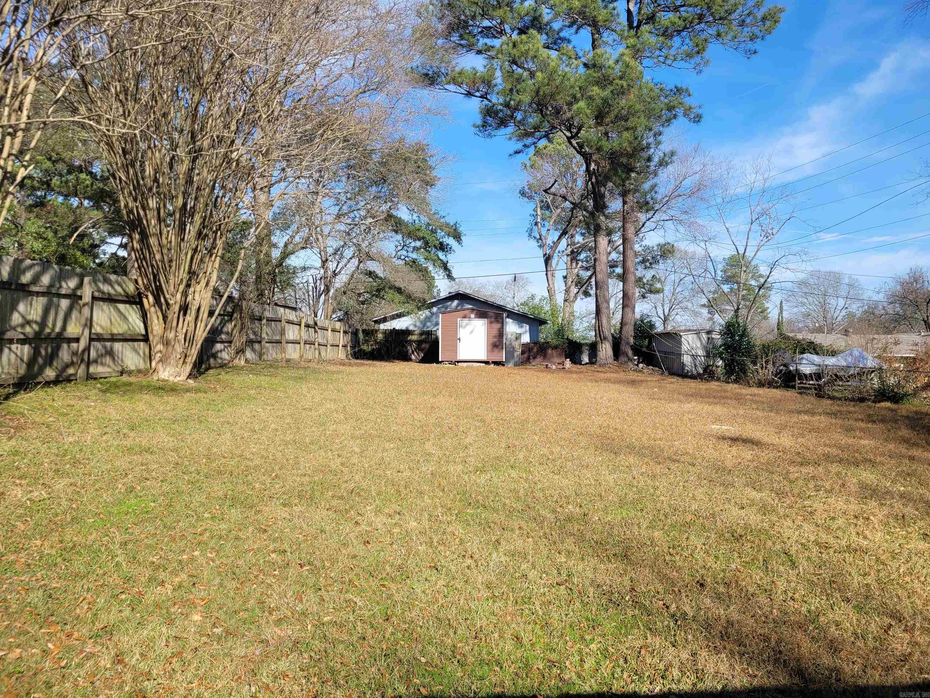 402 Robin Road Property Photo 14