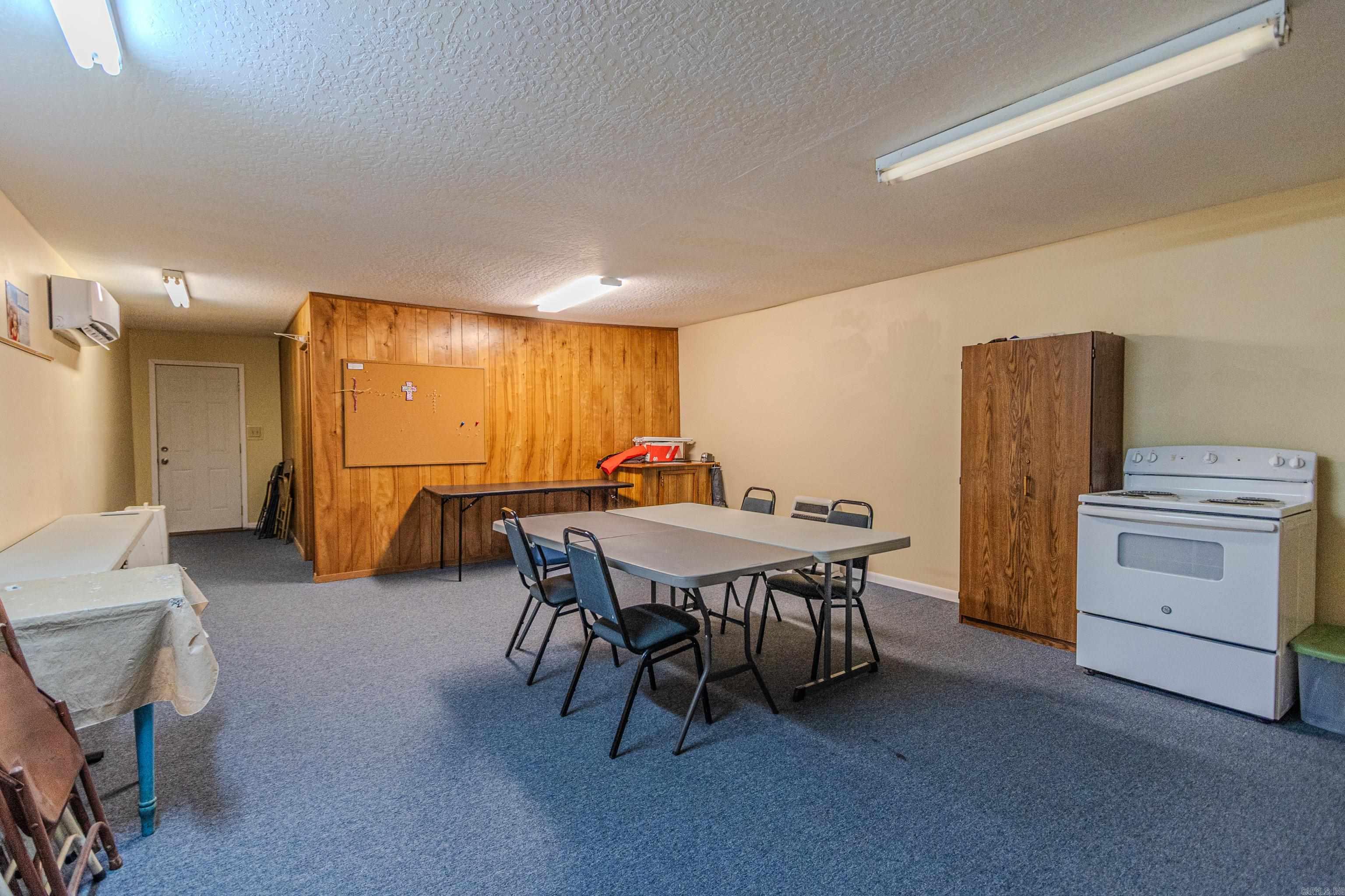 304 E Vine Street Property Photo 11