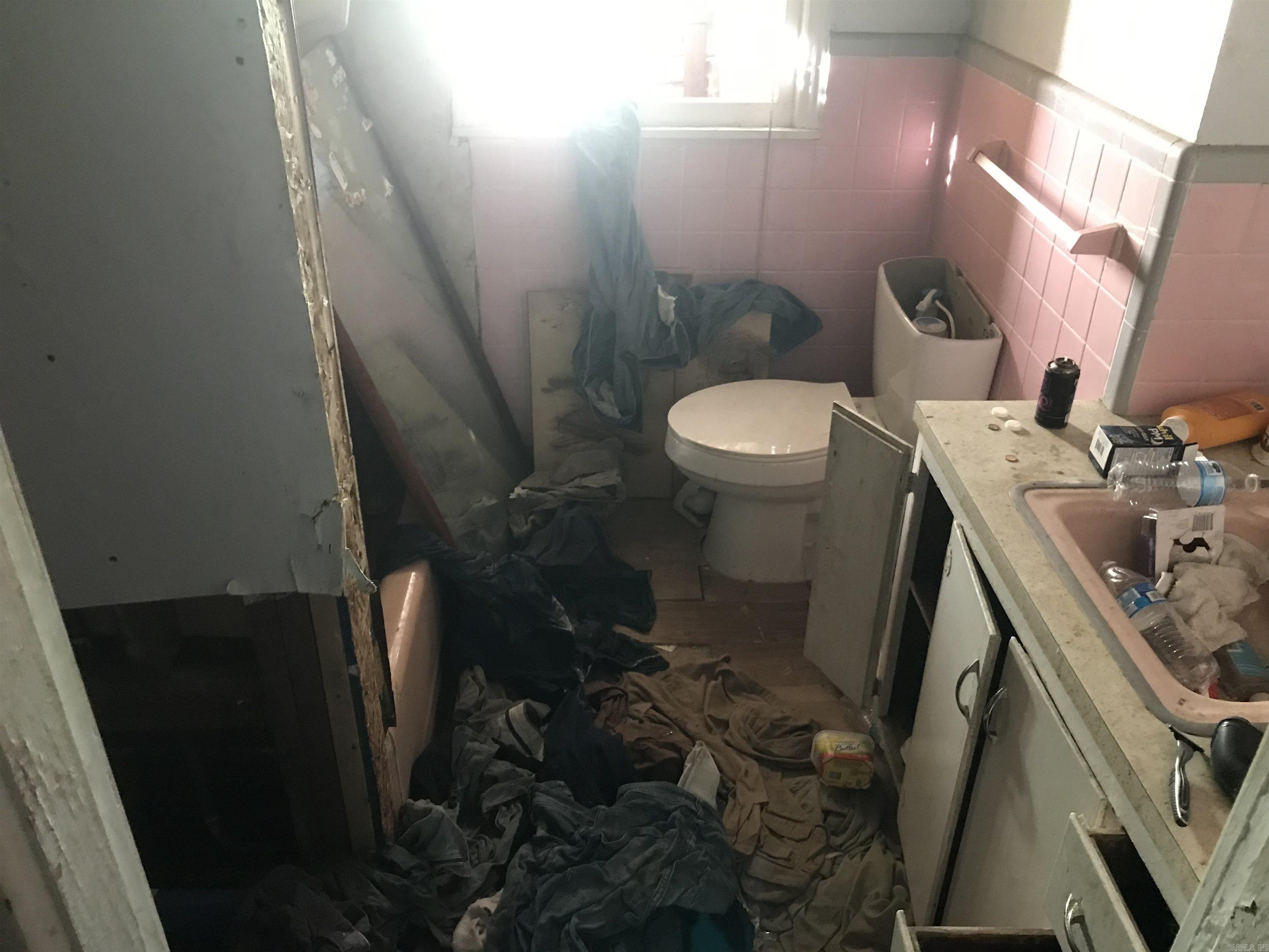 2412 S Camden Road Property Photo 13