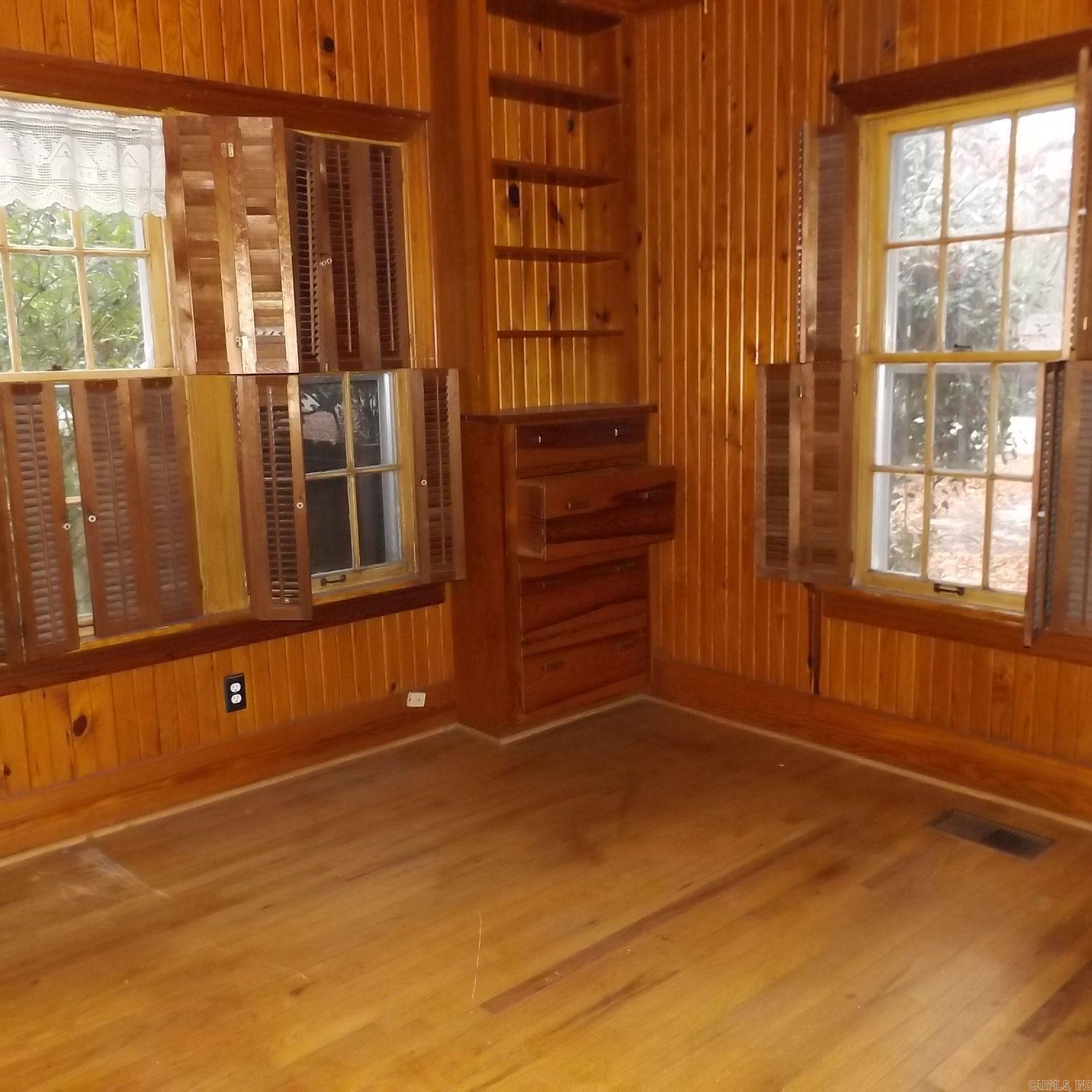 903 Haney Avenue Property Photo 7