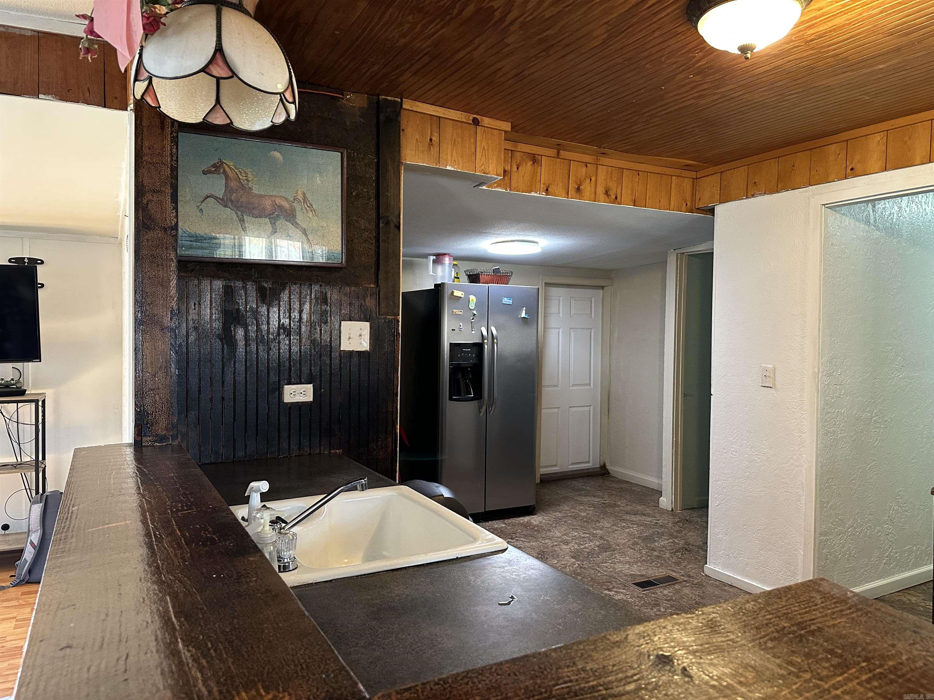 598 & 600 Timberlake Drive Property Photo 13