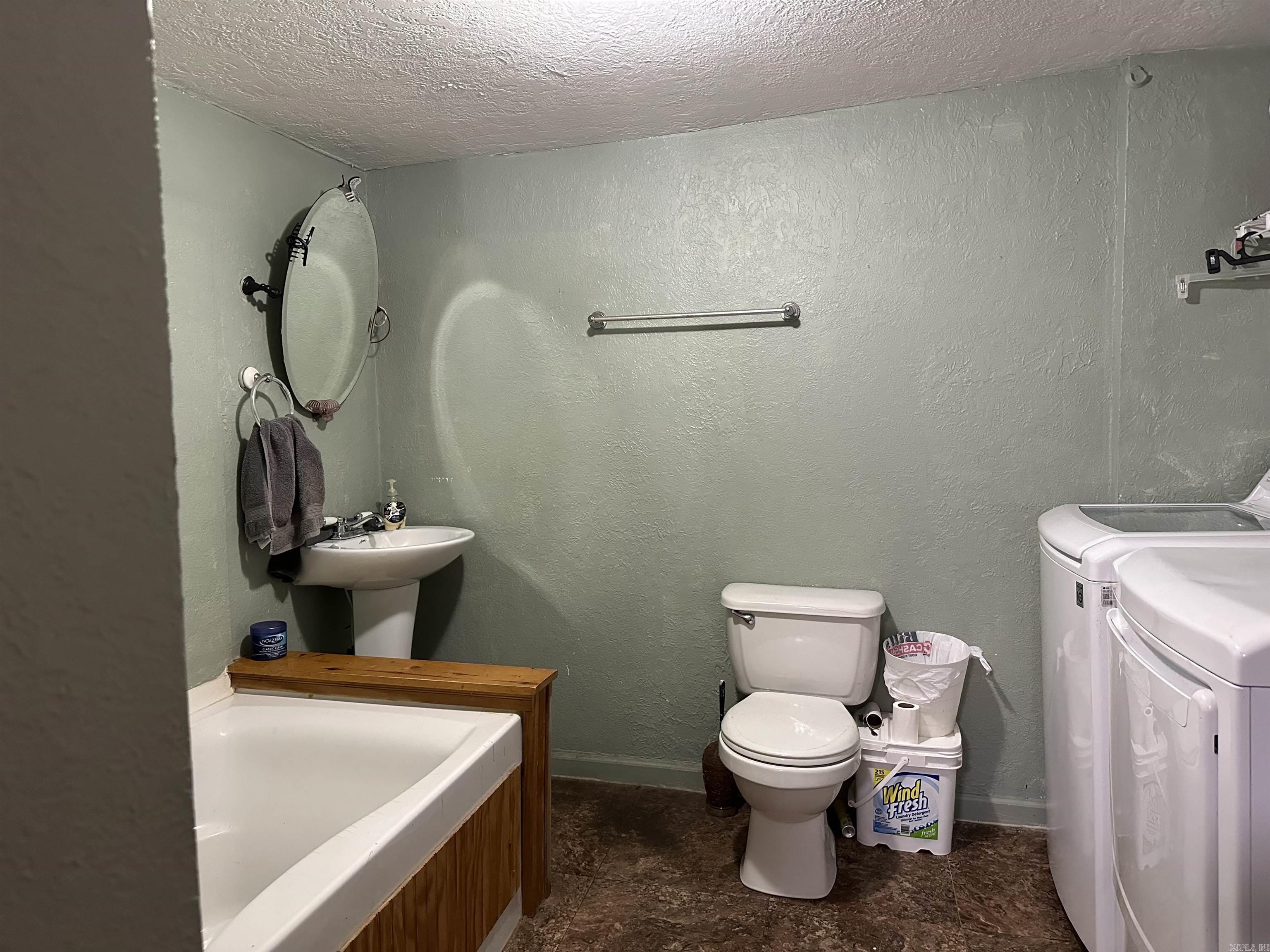 598 & 600 Timberlake Drive Property Photo 22