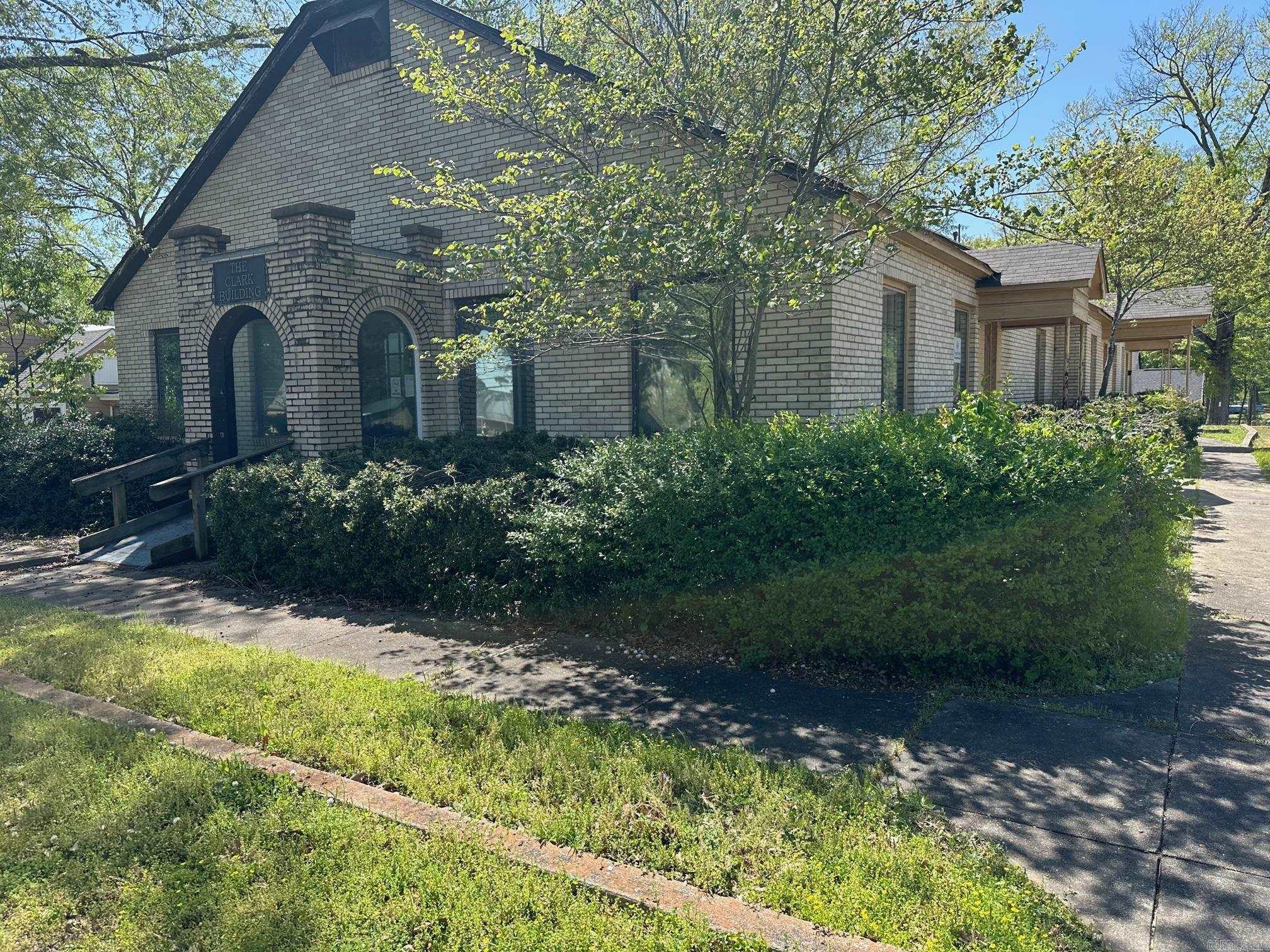 201 S Rose Street Property Photo 3