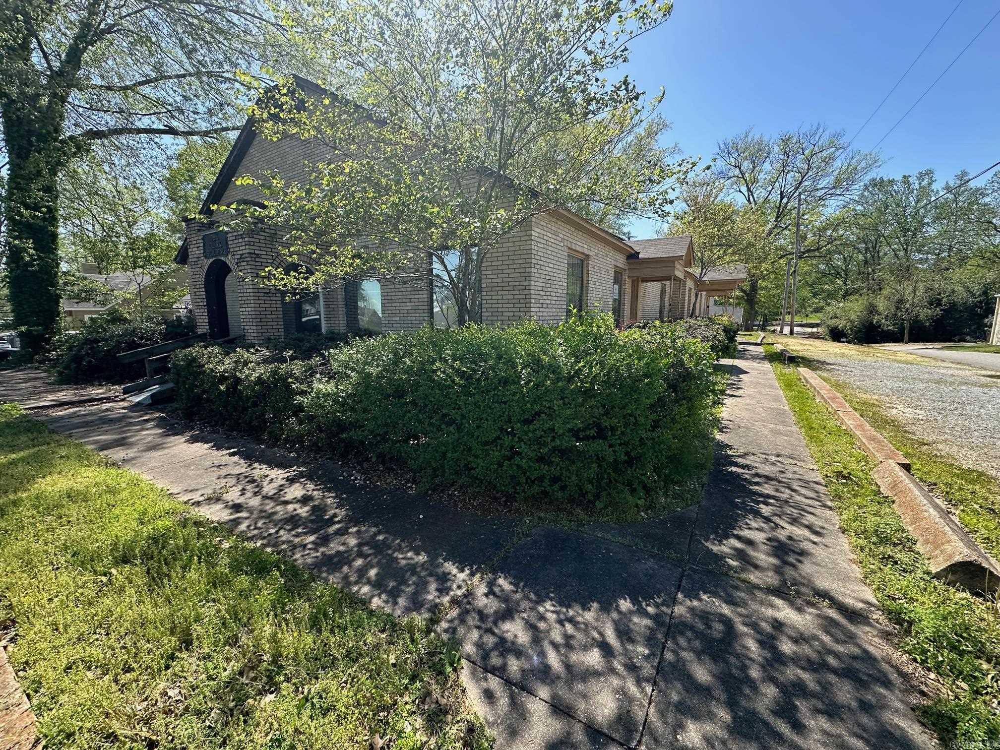 201 S Rose Street Property Photo 4