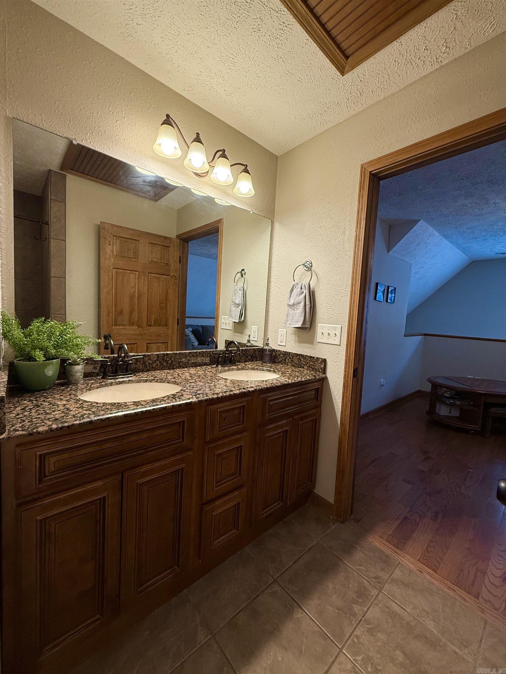 5 Jared Circle Property Photo 14