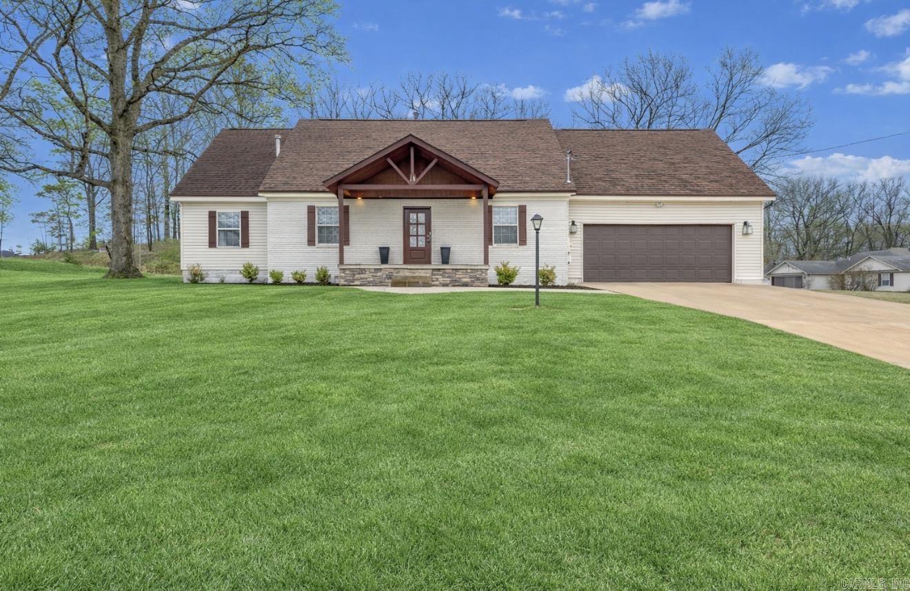 2204 Williamsburg Dr Property Photo 5