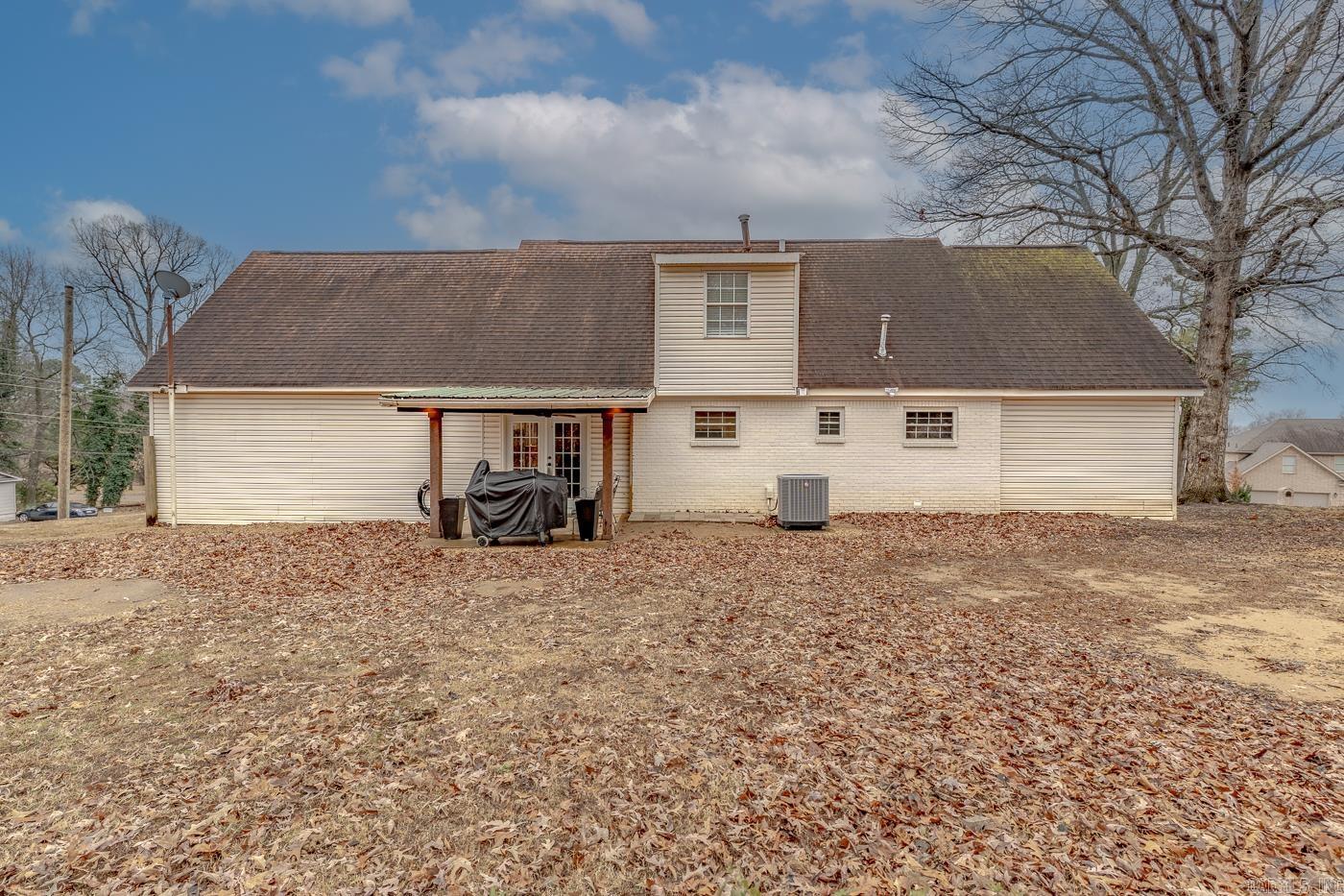 2204 Williamsburg Dr Property Photo 31