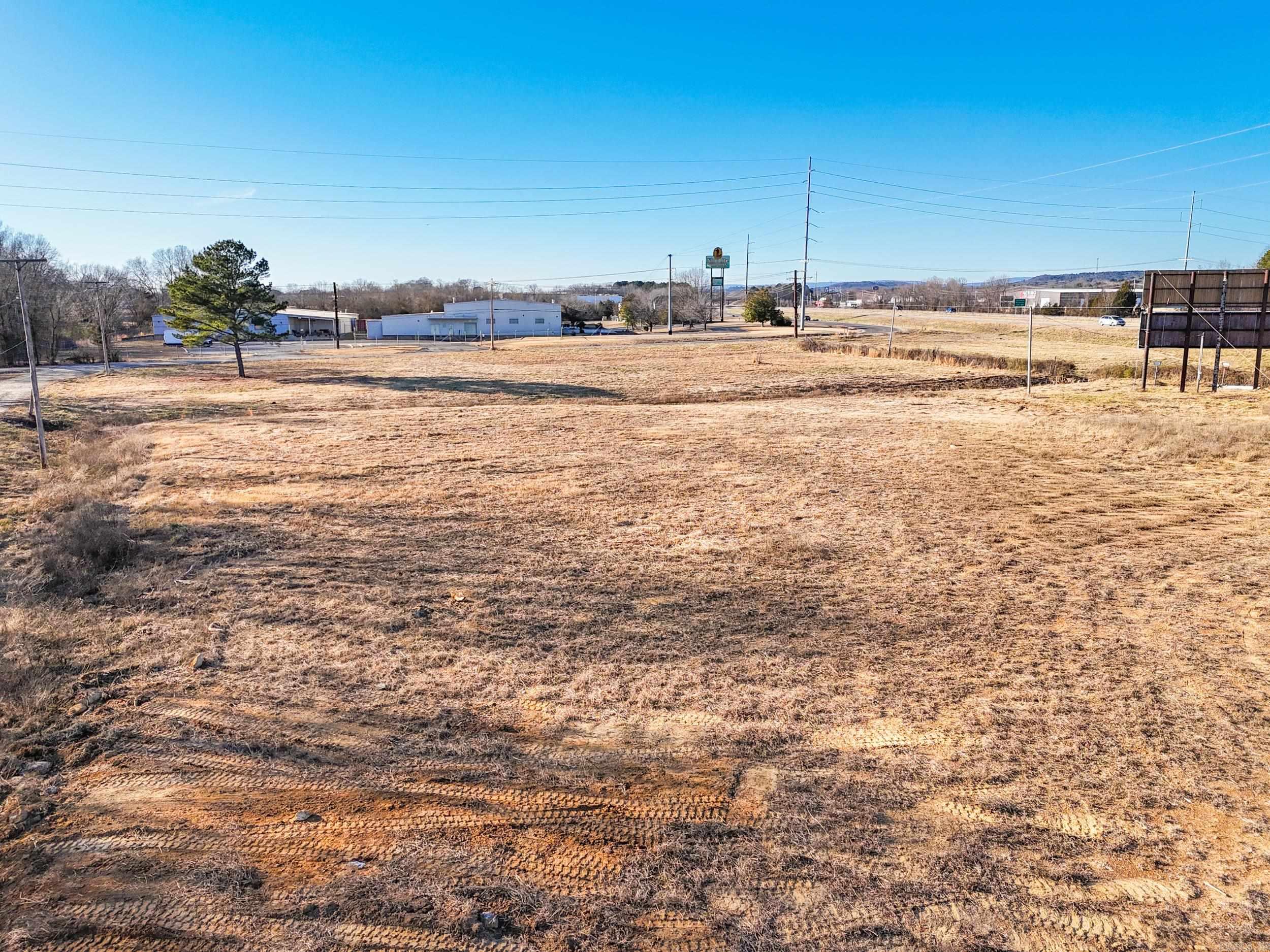 320 Massengale Rd Property Photo 3