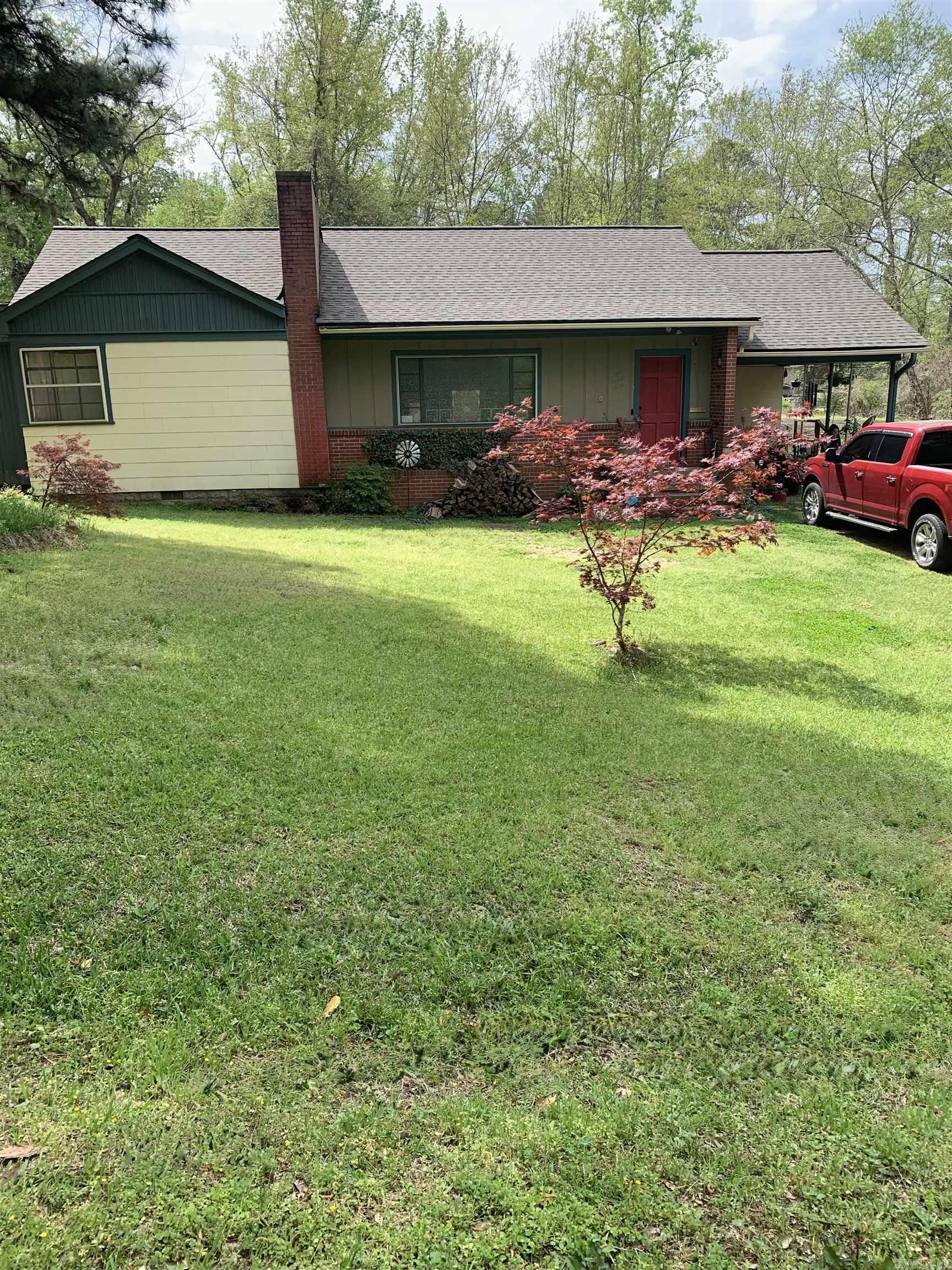927 Leonard St. Property Photo 1