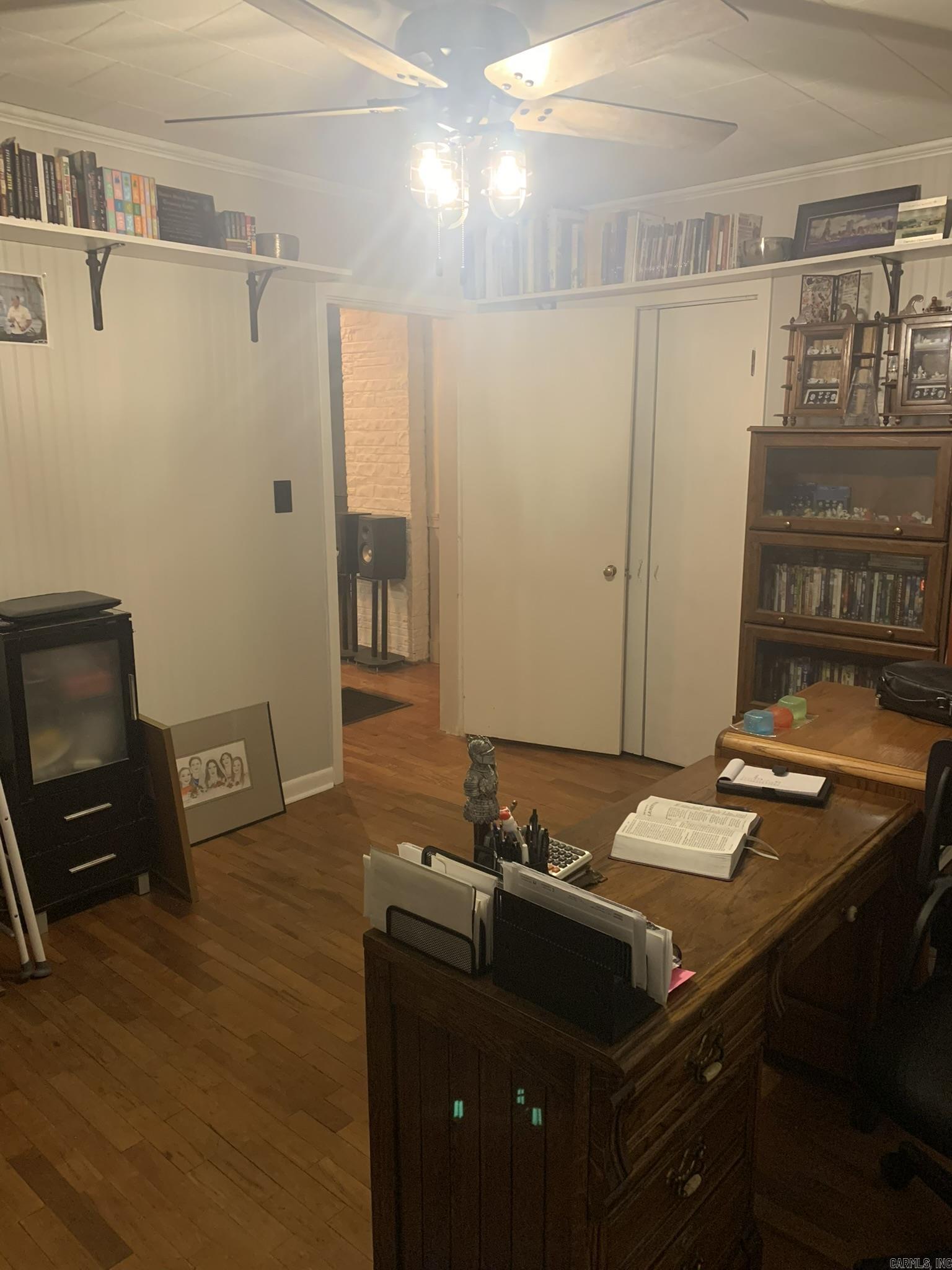 927 Leonard St. Property Photo 9