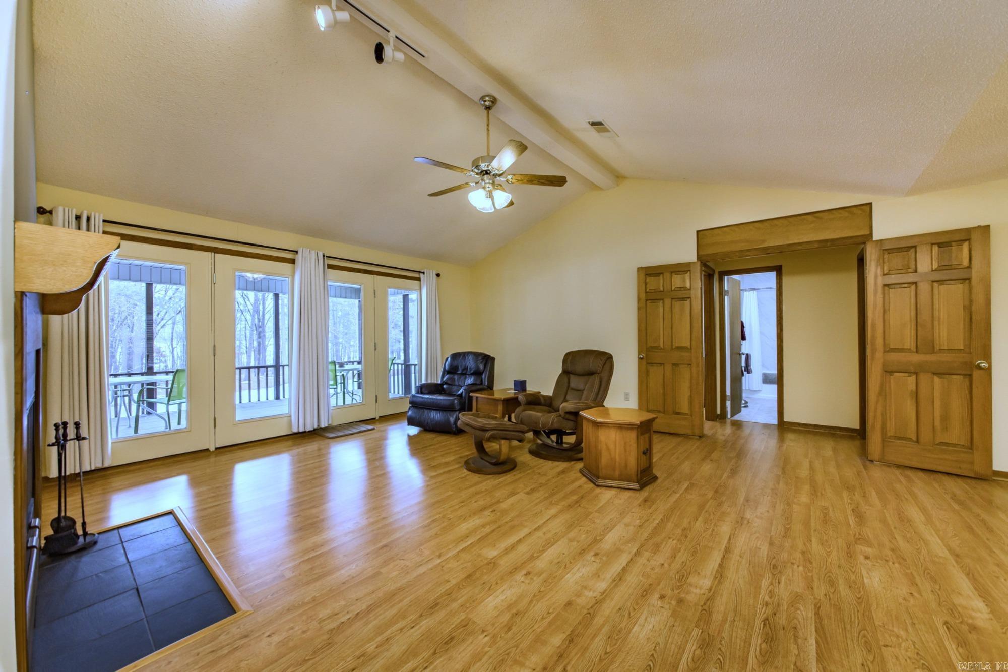 350 Skyline Drive Property Photo 12