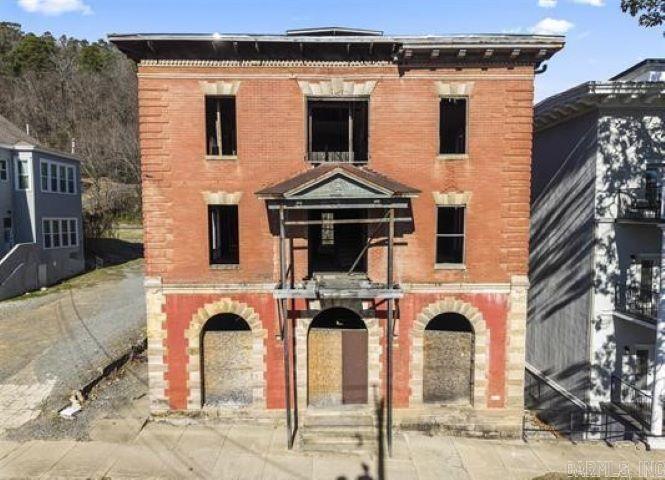 228 Prospect Avenue Property Photo 1