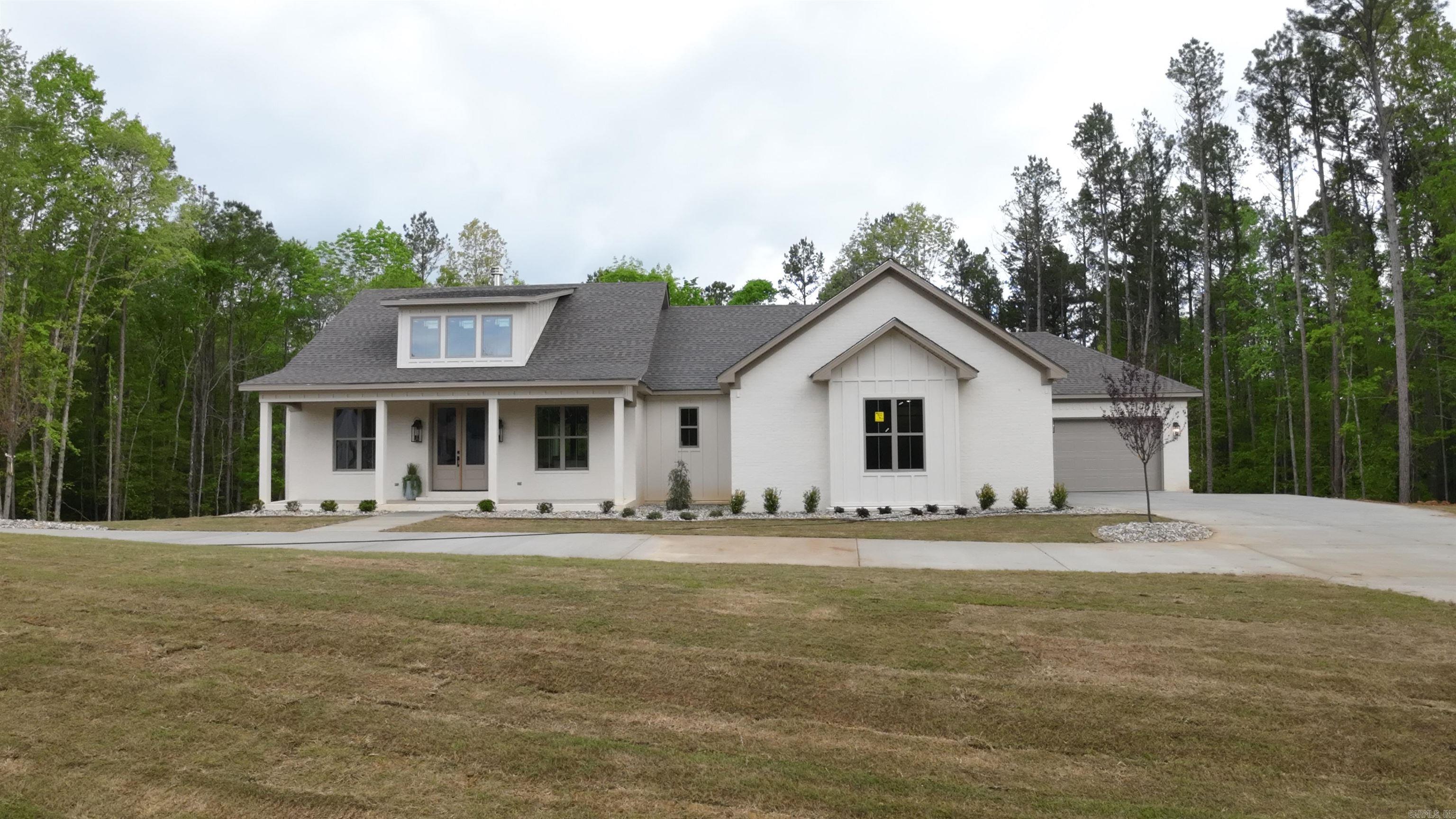 1024 Williams Creek Drive Property Photo 1