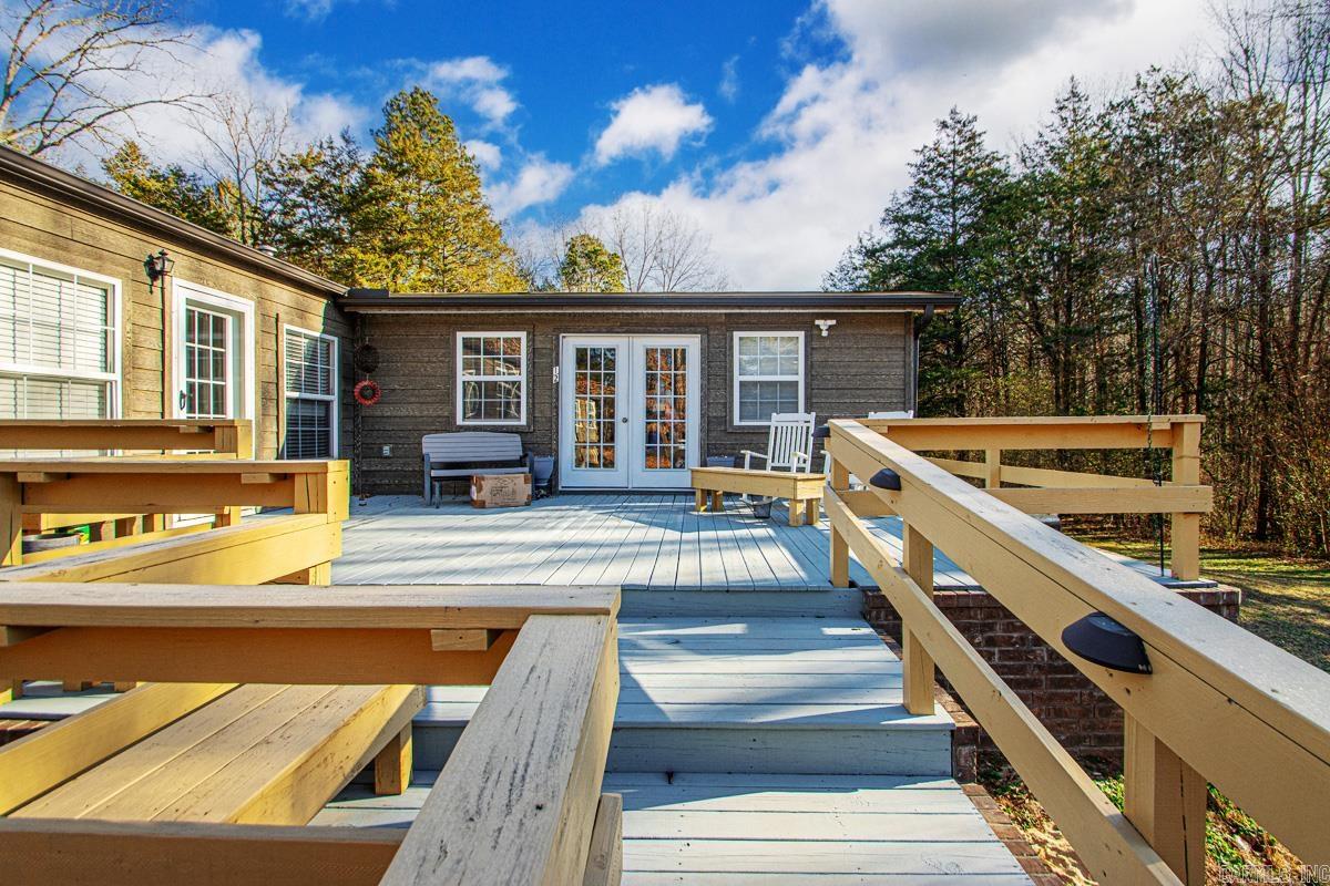 12 Chickasaw Cove Property Photo 4