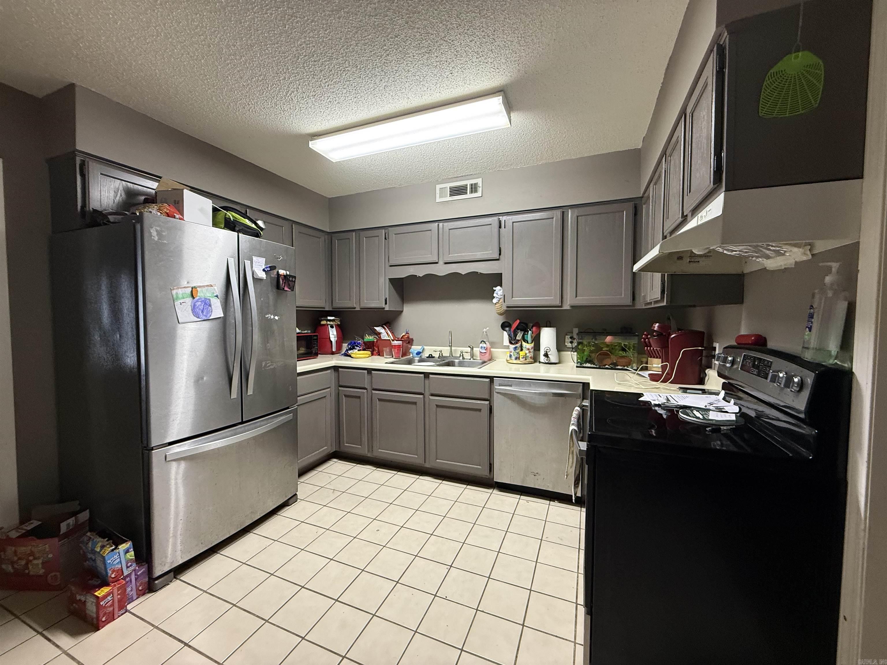 371 Barry Street Property Photo 2