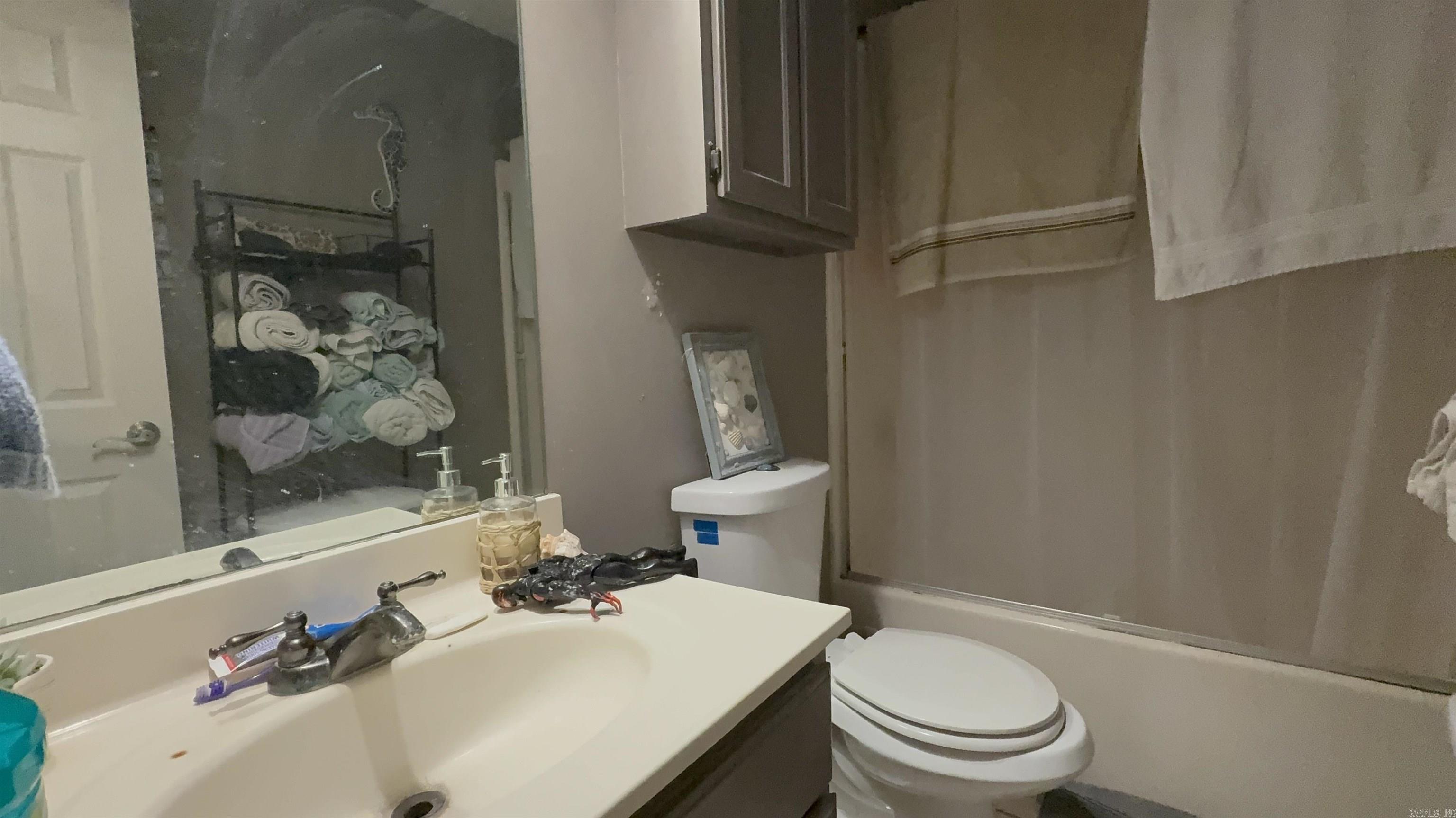 371 Barry Street Property Photo 9