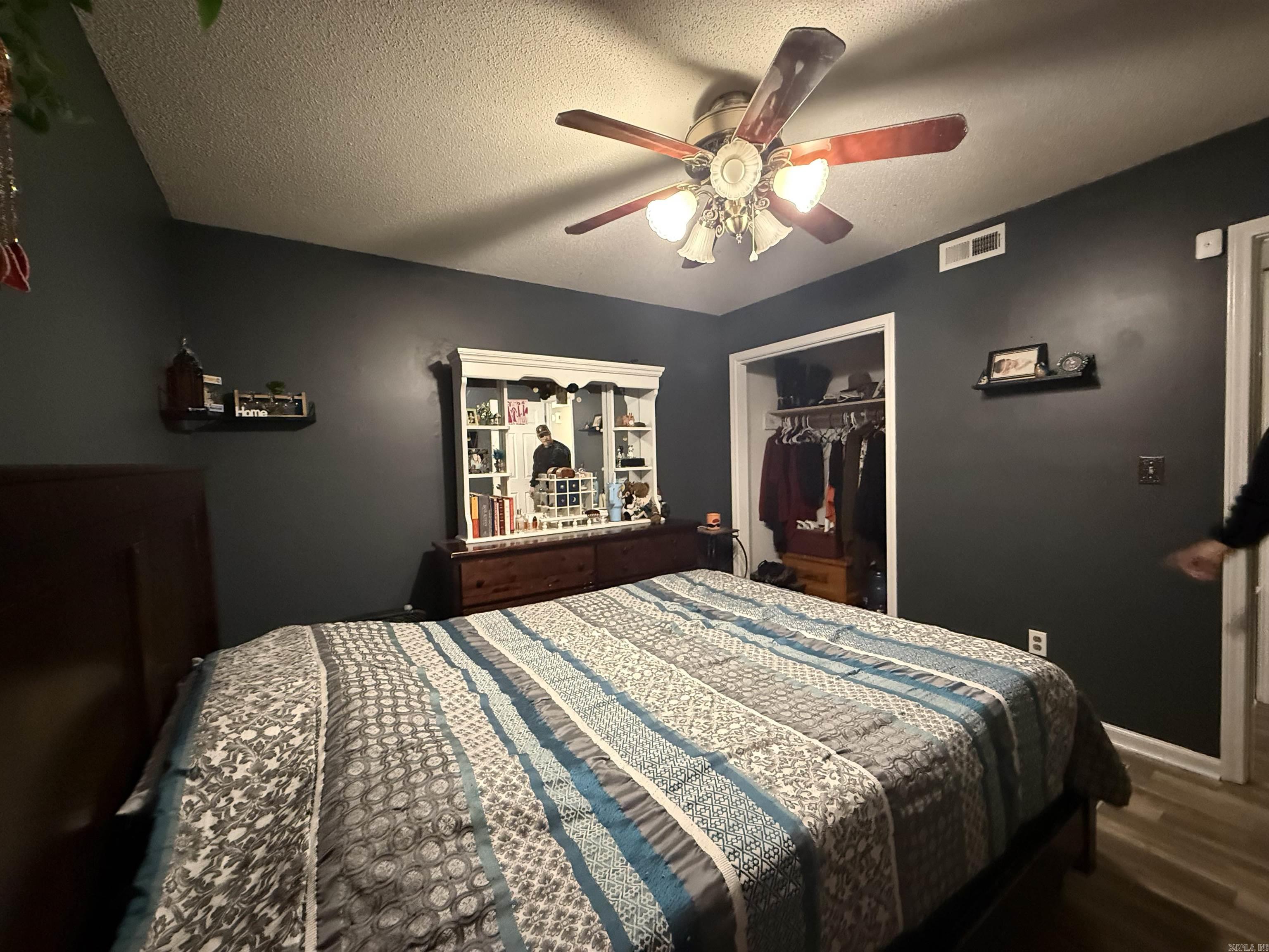 371 Barry Street Property Photo 10