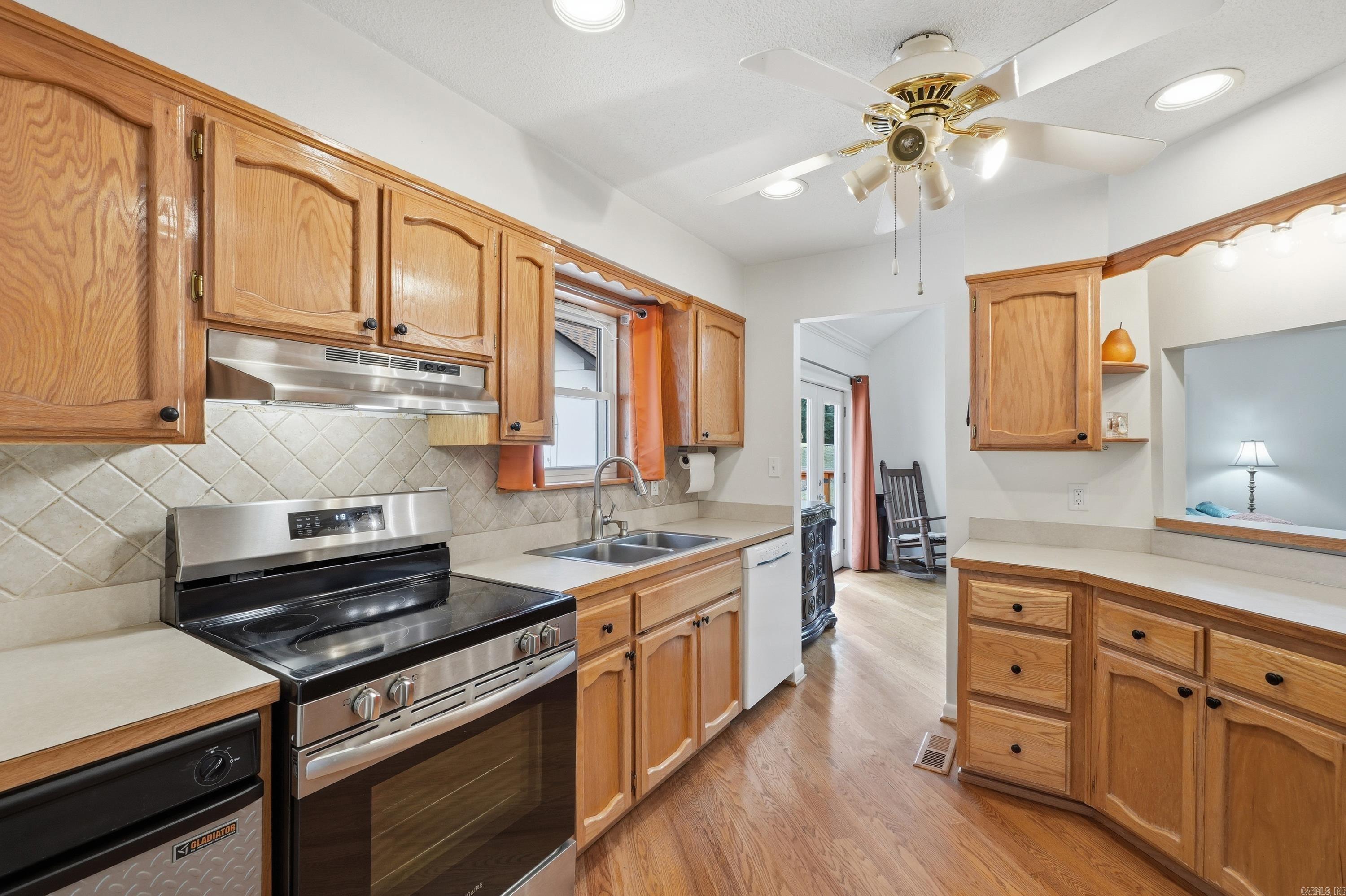 313 Snead Drive Property Photo 17