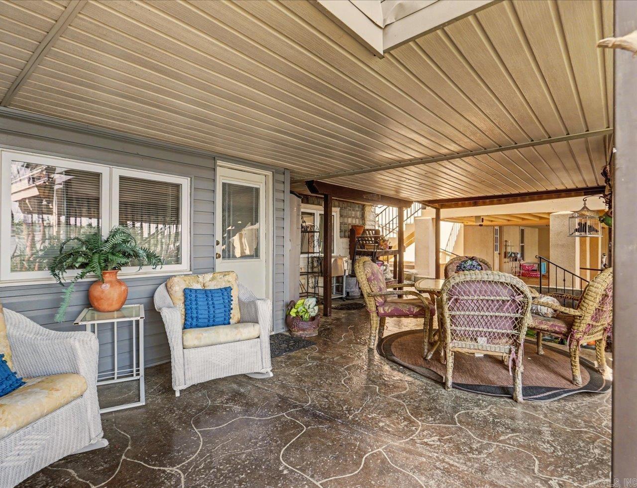 165 Pretti Point Property Photo 33
