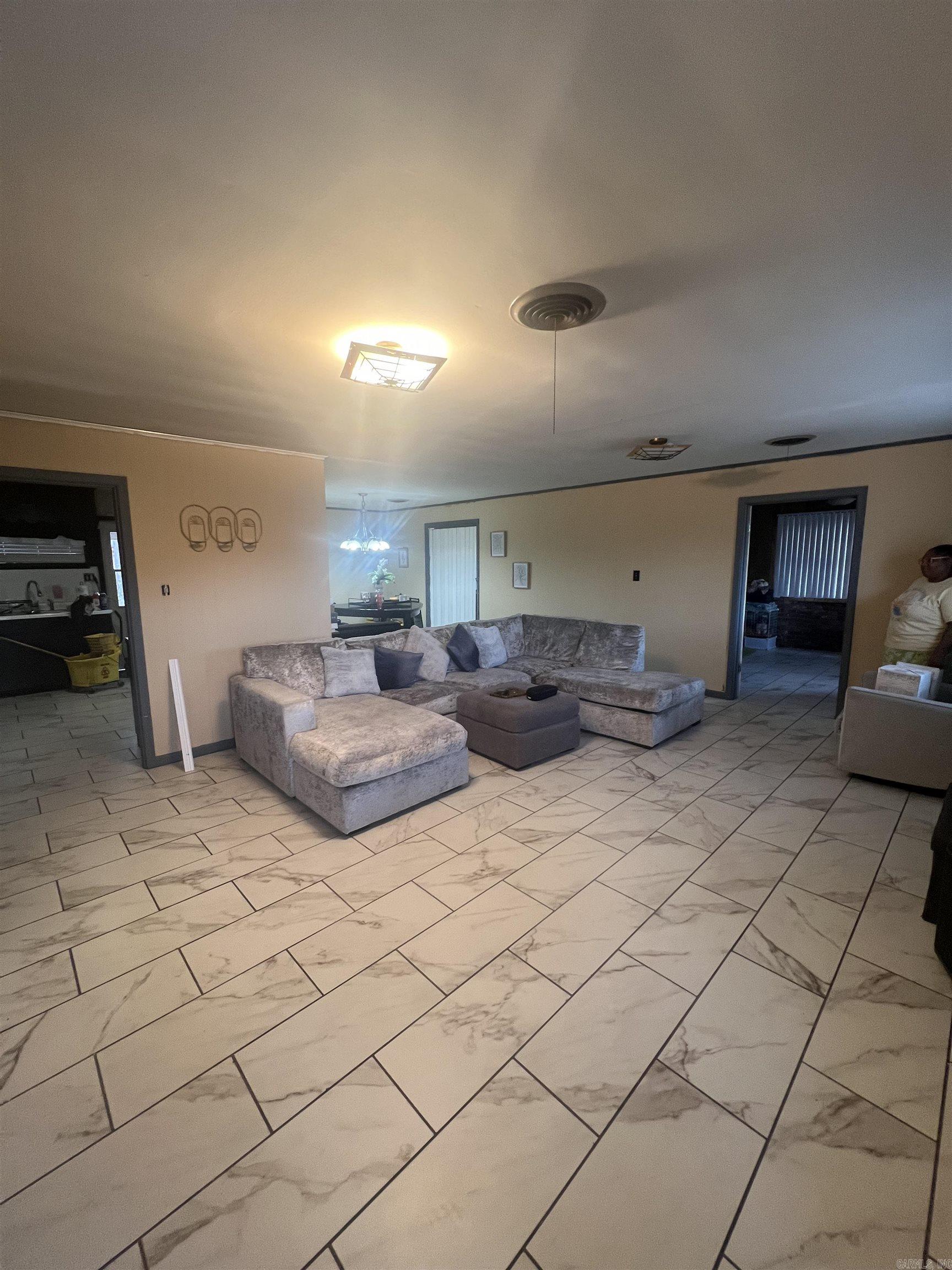 1300 Haley Street Property Photo 4