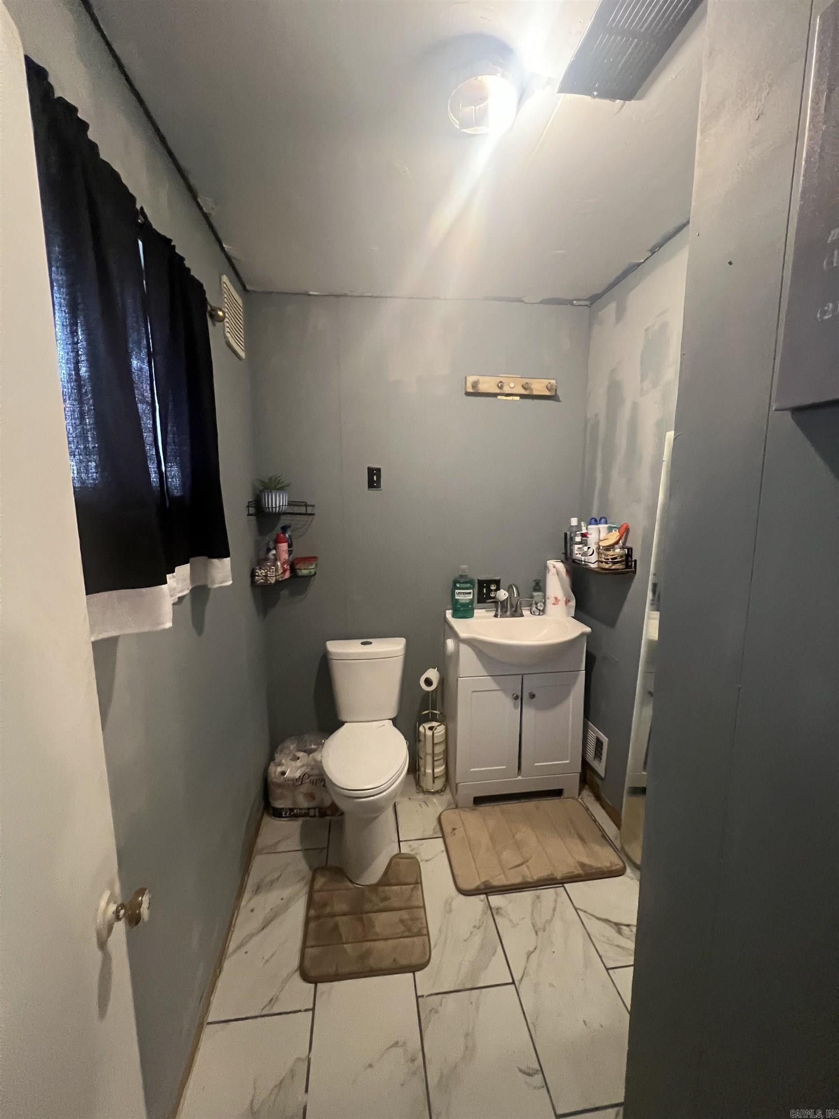 1300 Haley Street Property Photo 6
