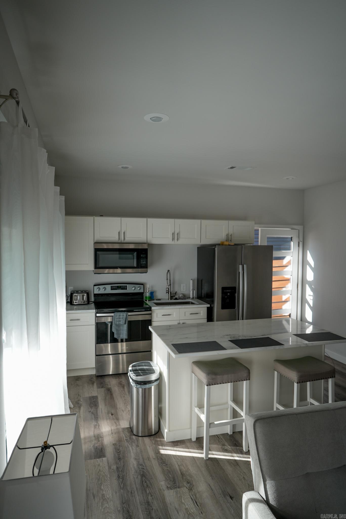 2818 W 11th Street Property Photo 6