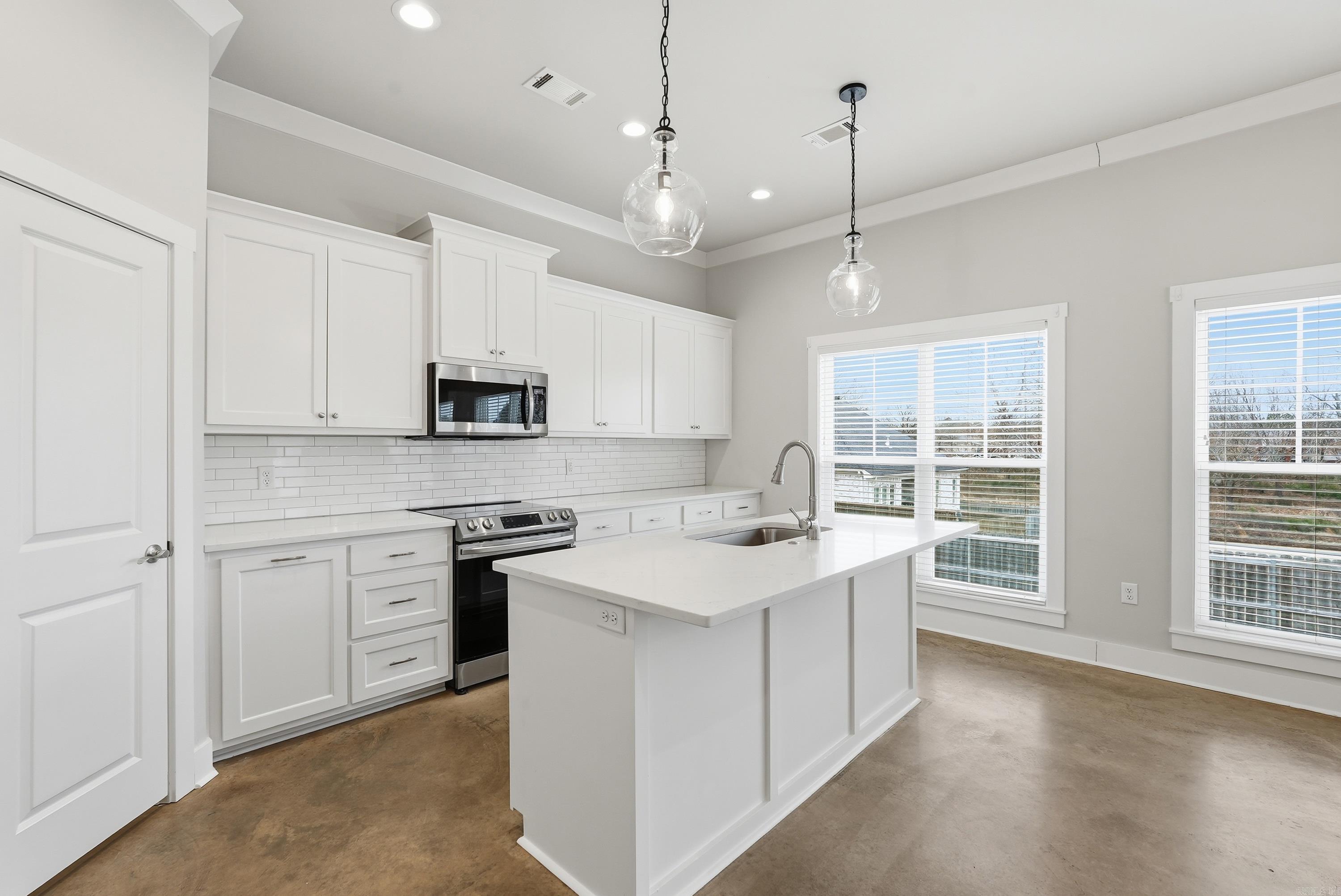 1635 Poteete Drive Property Photo 4