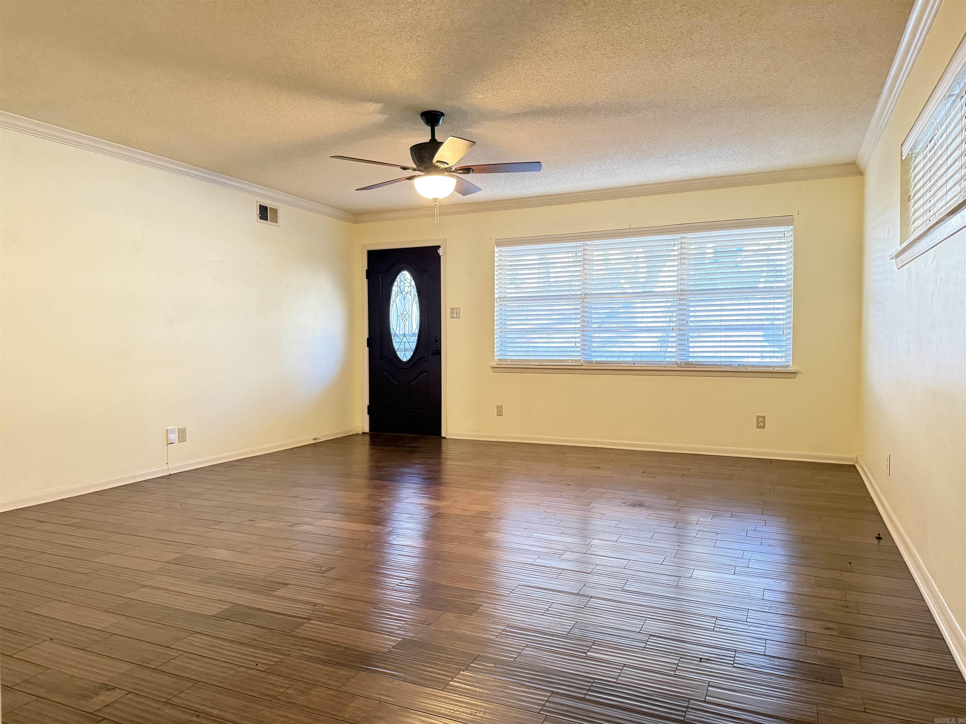 823 Bryan Street Property Photo 14