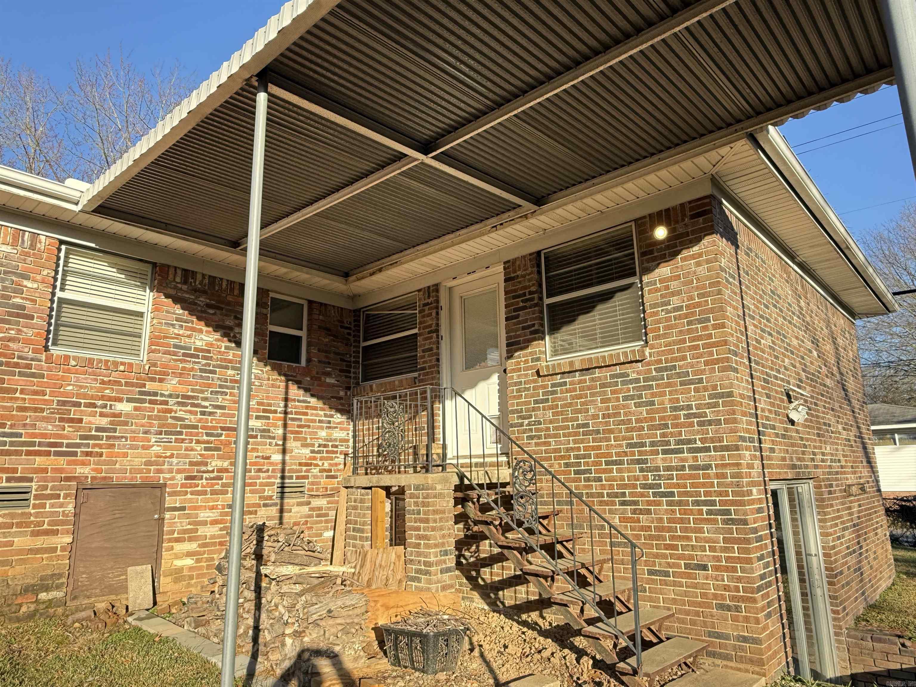 823 Bryan Street Property Photo 23