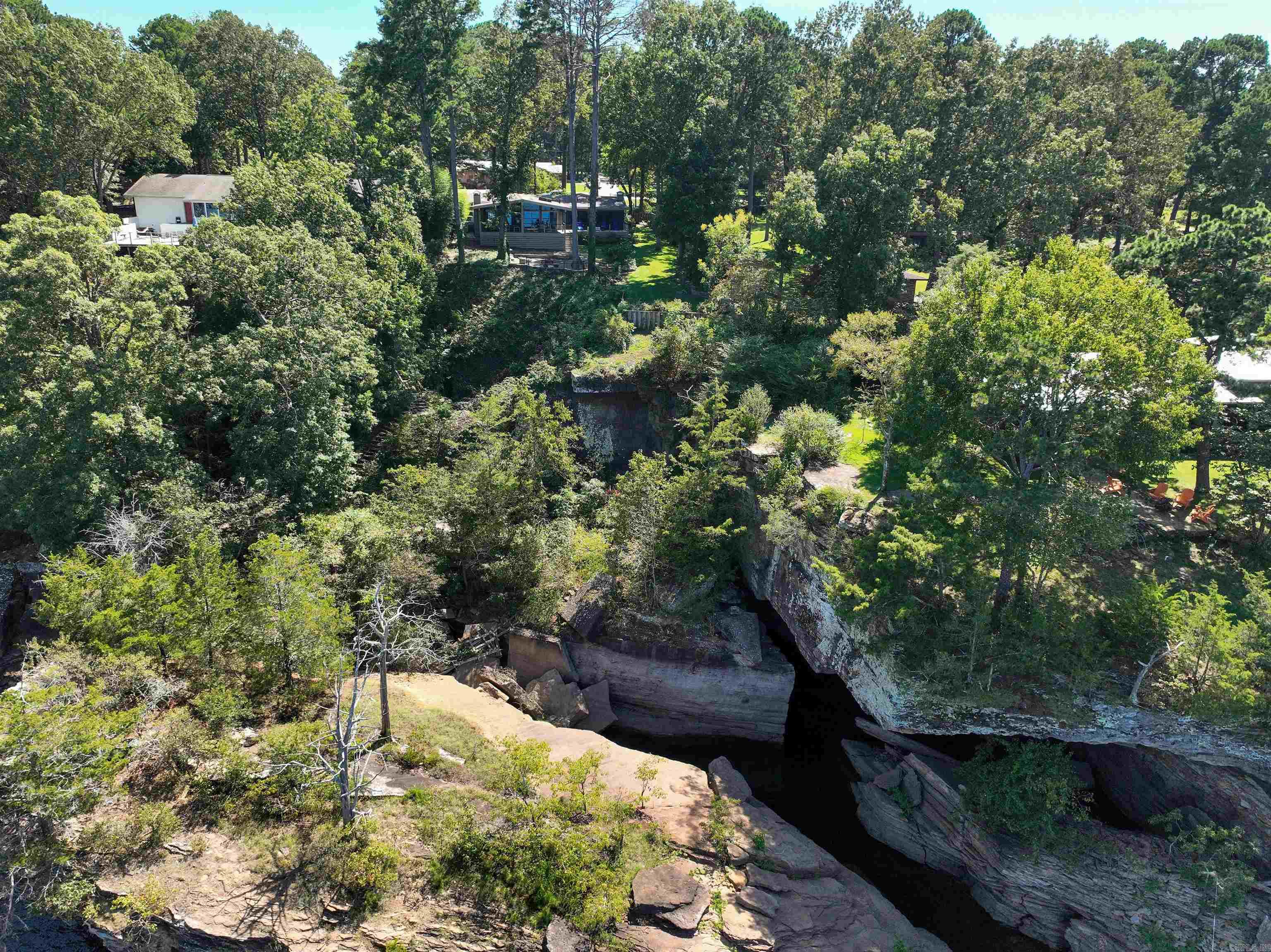 300 Bellview Drive Property Photo 41