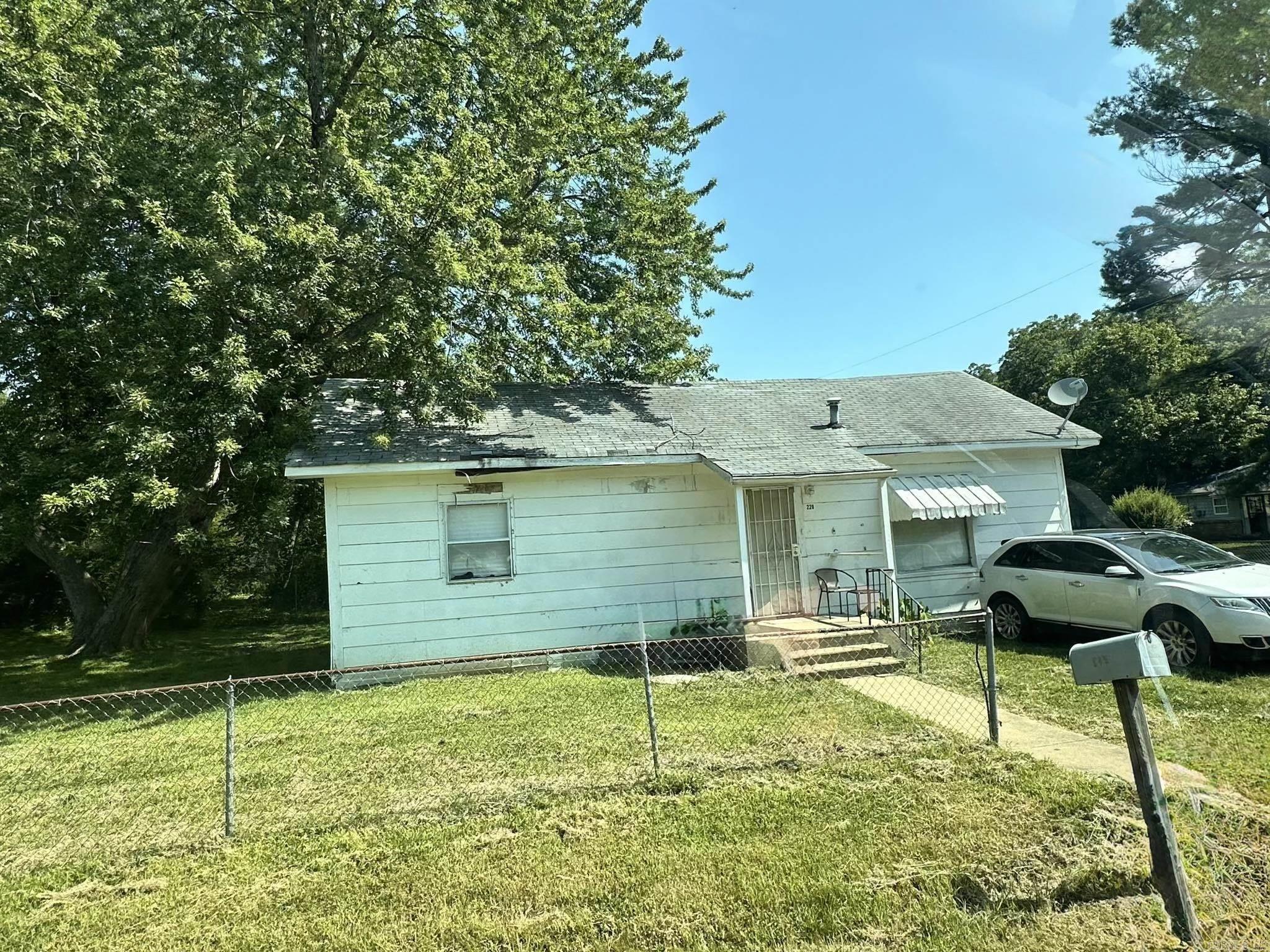 1206 Warren Street Property Photo 6