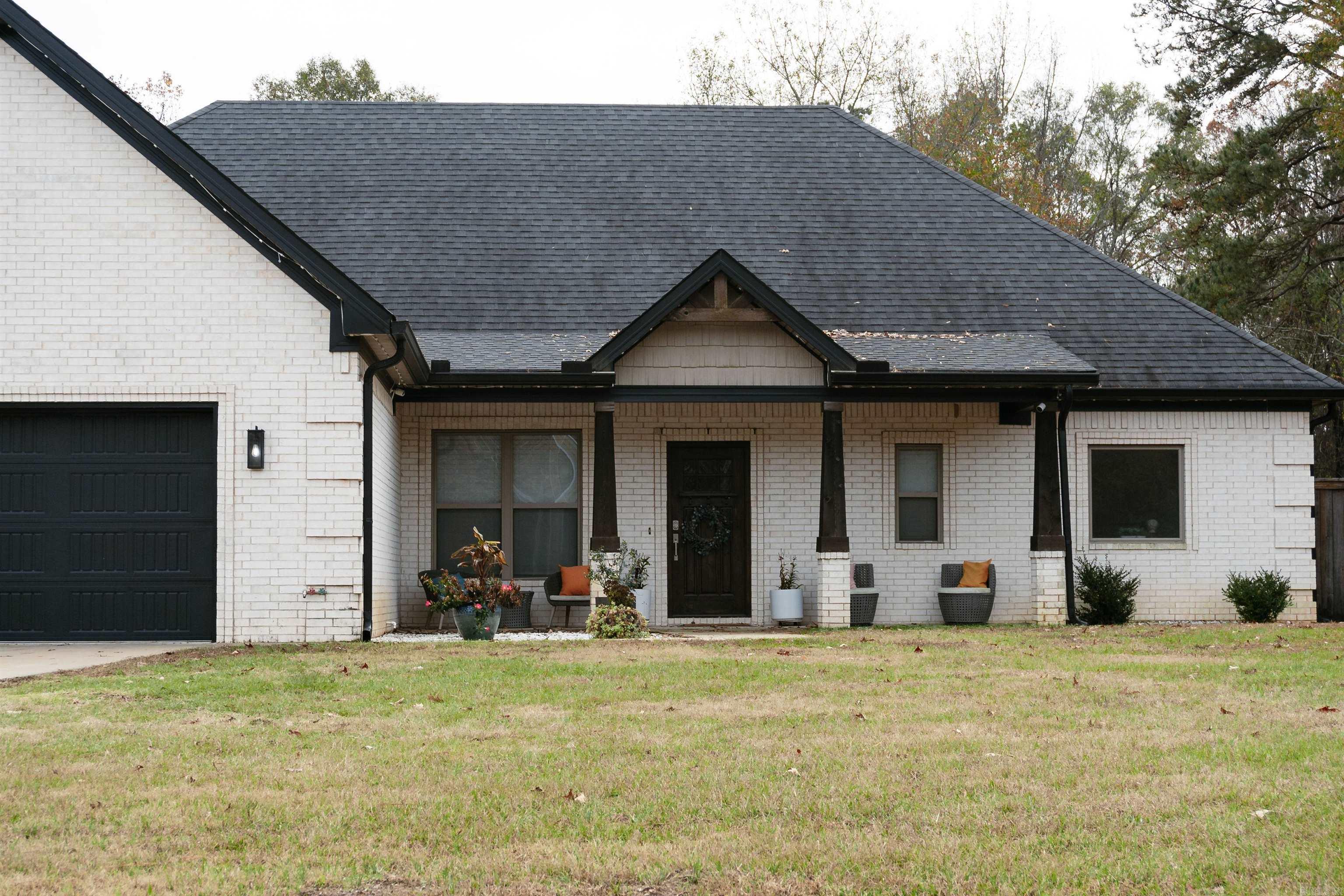 1601 Huntley Property Photo 1