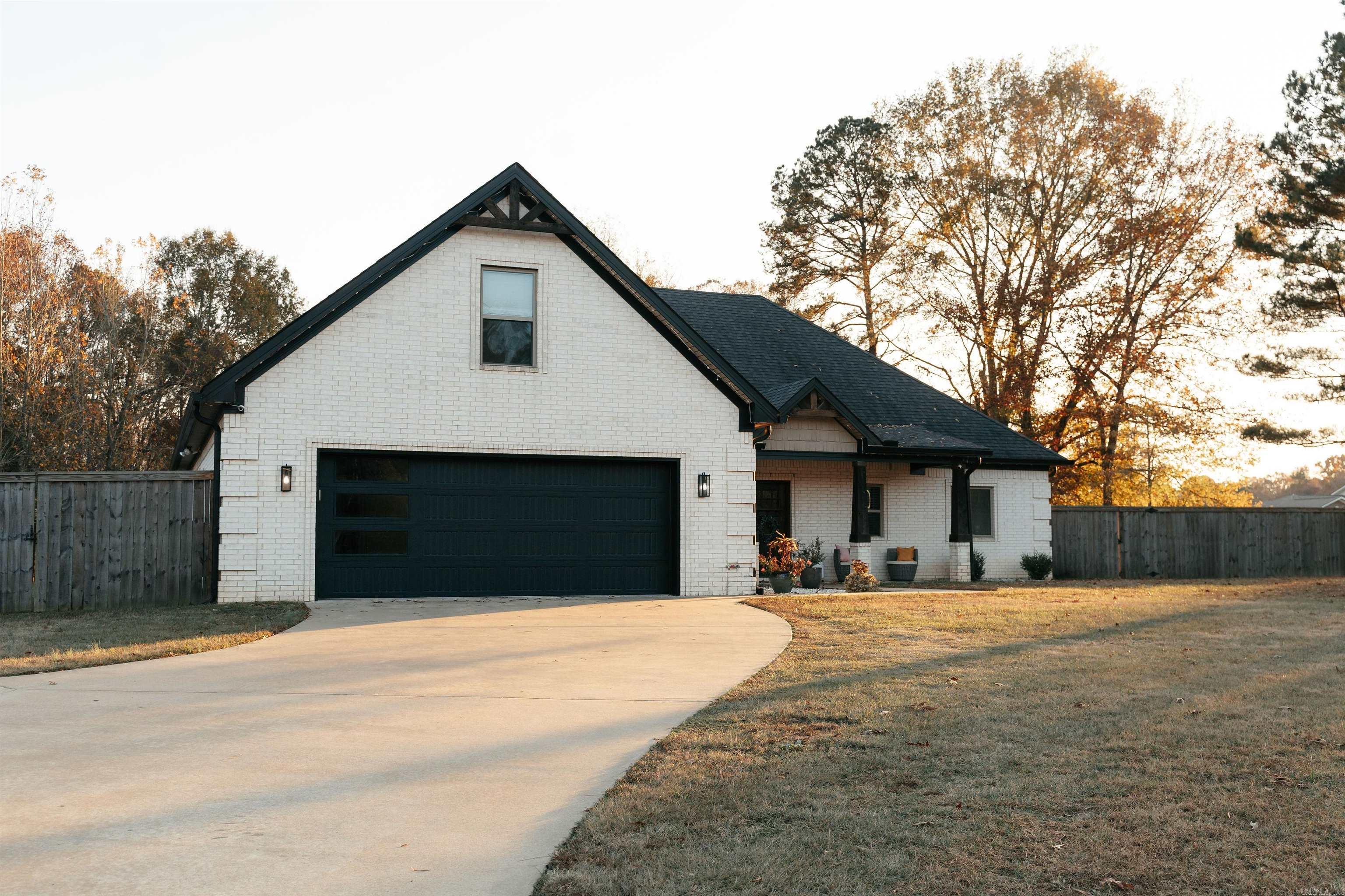 1601 Huntley Property Photo 2