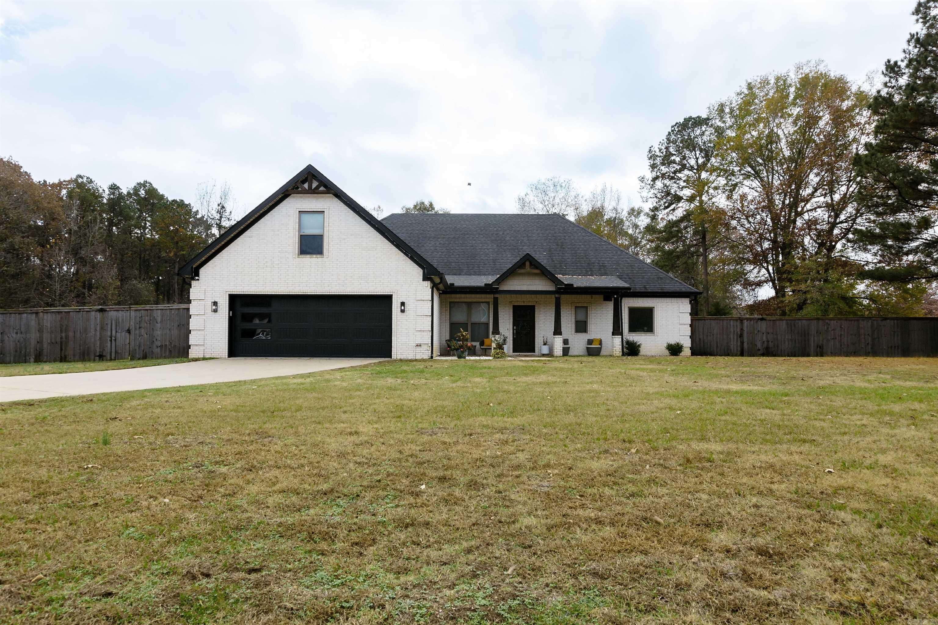 1601 Huntley Property Photo 3