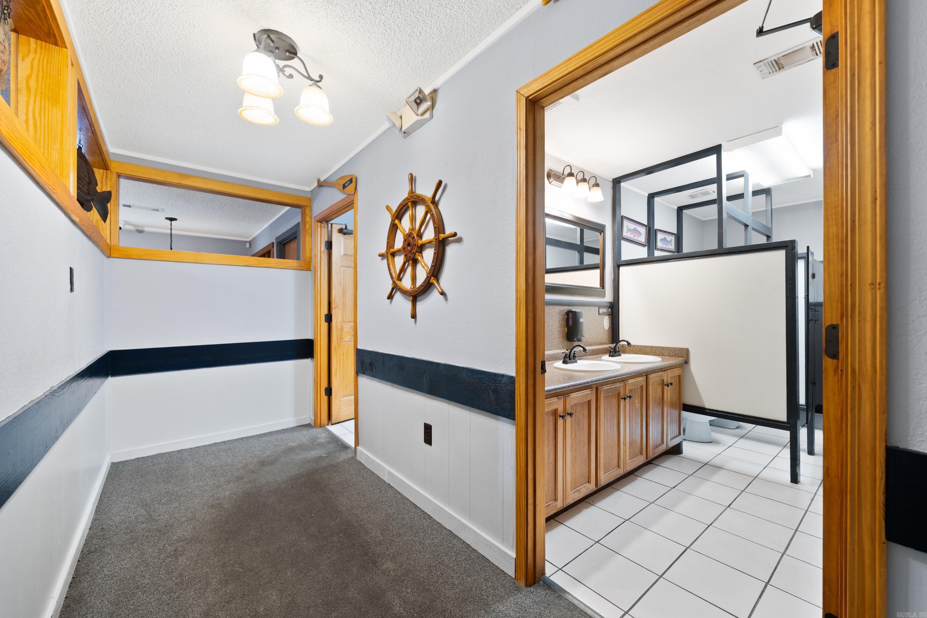 5000 Valley Street Property Photo 21