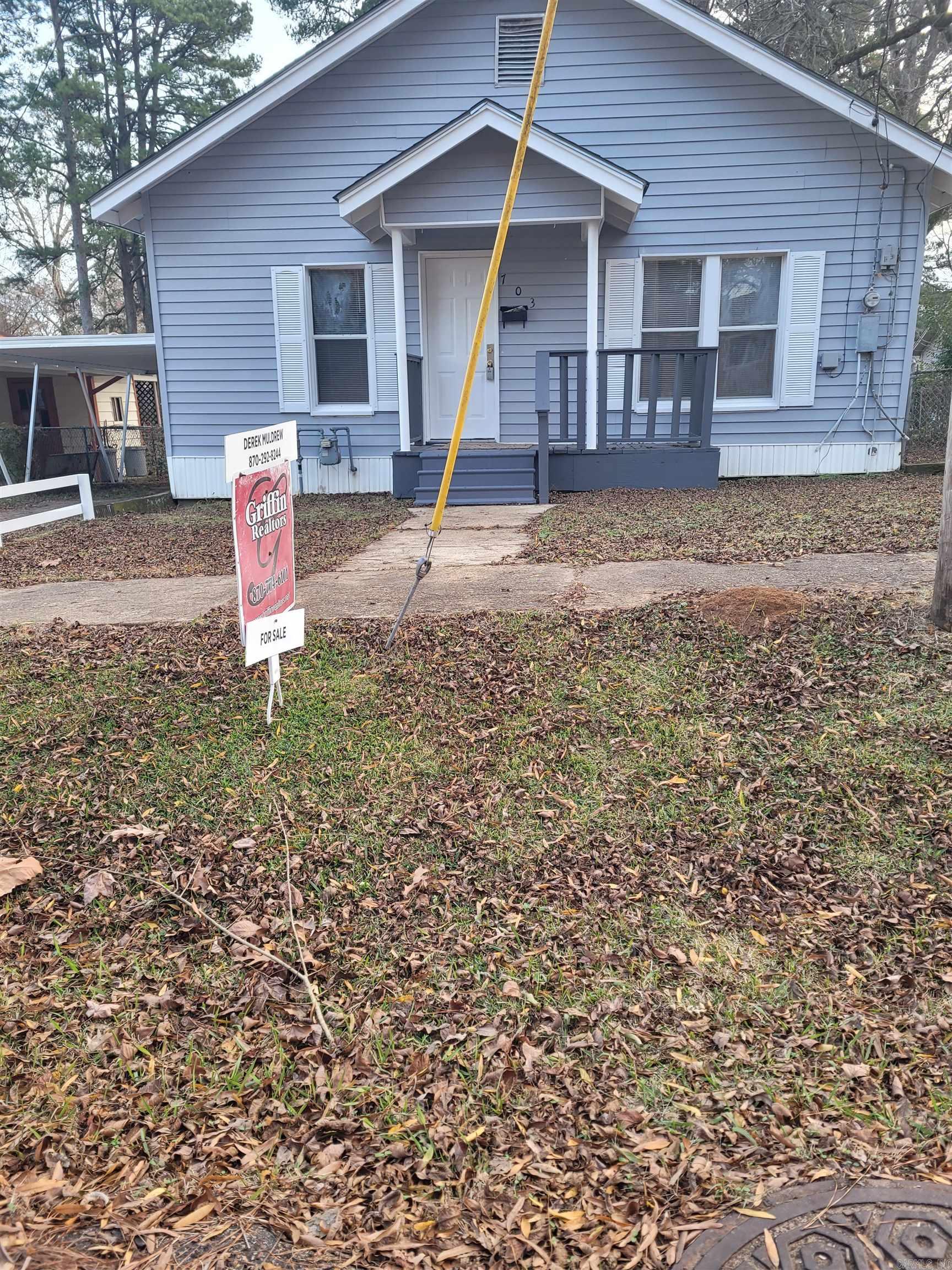703 E 5th Streets Property Photo 2