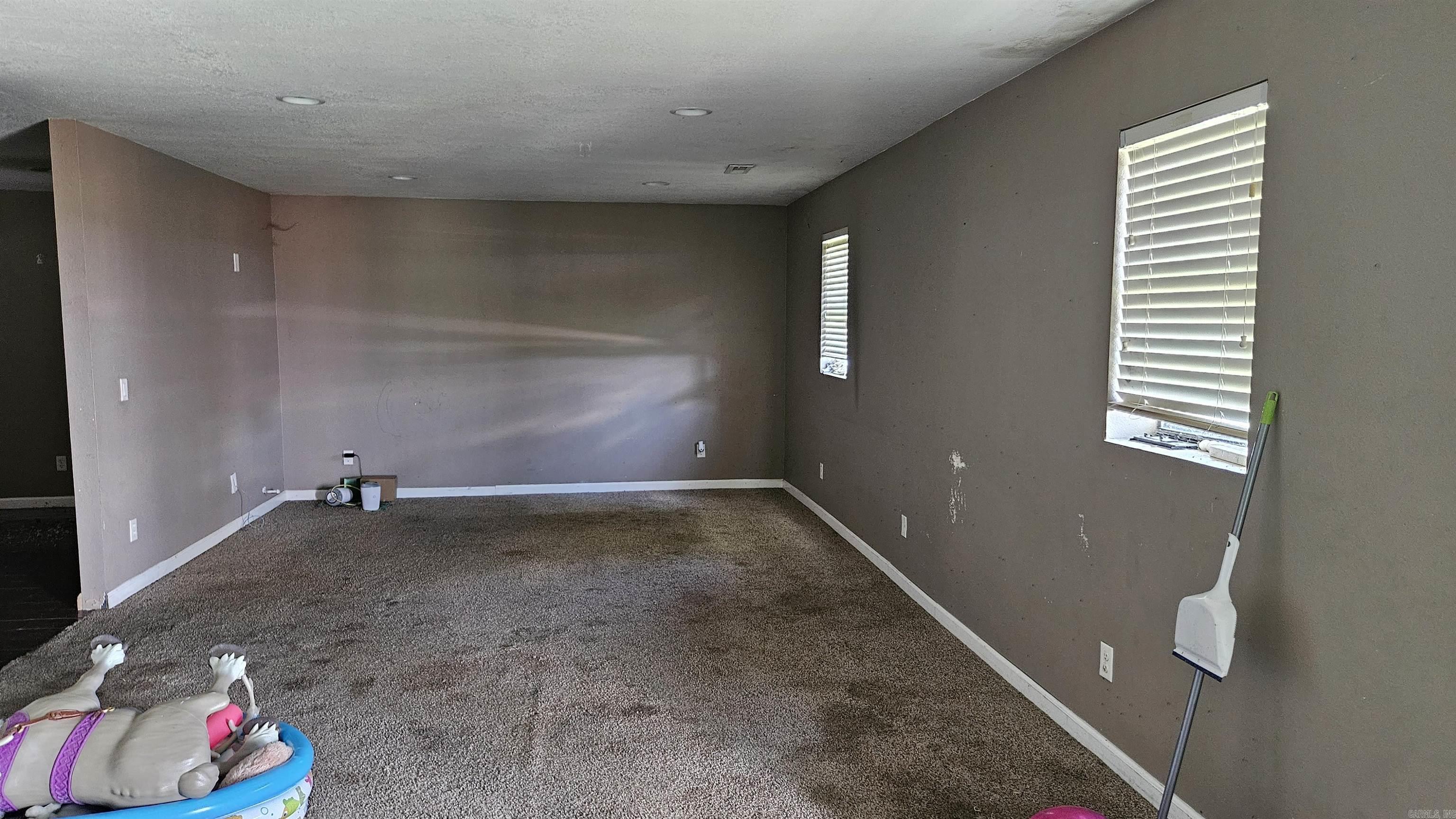 824 E 8th Street Property Photo 14