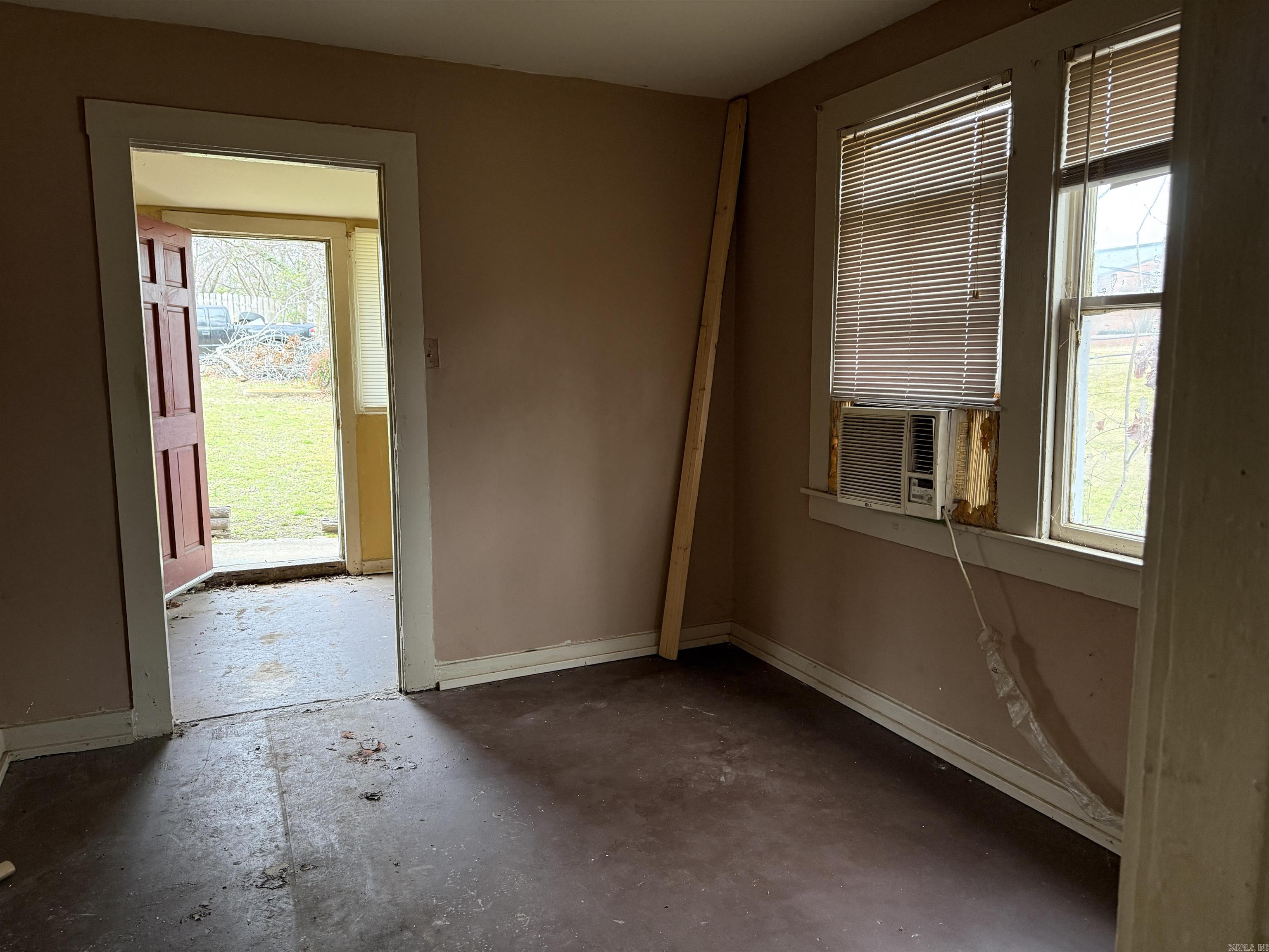 100 Dennison Street Property Photo 5