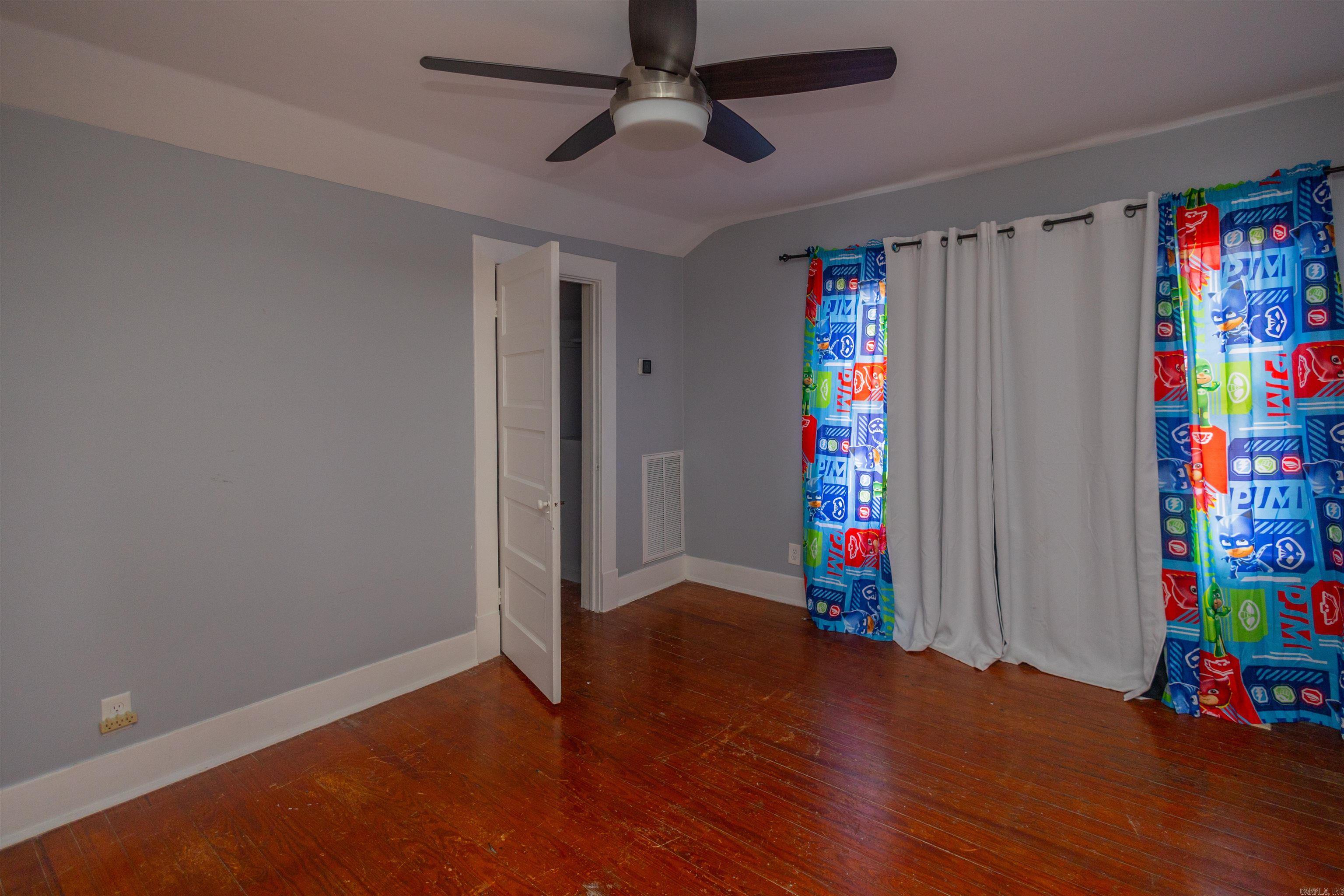 215 Johnson Street Property Photo 25