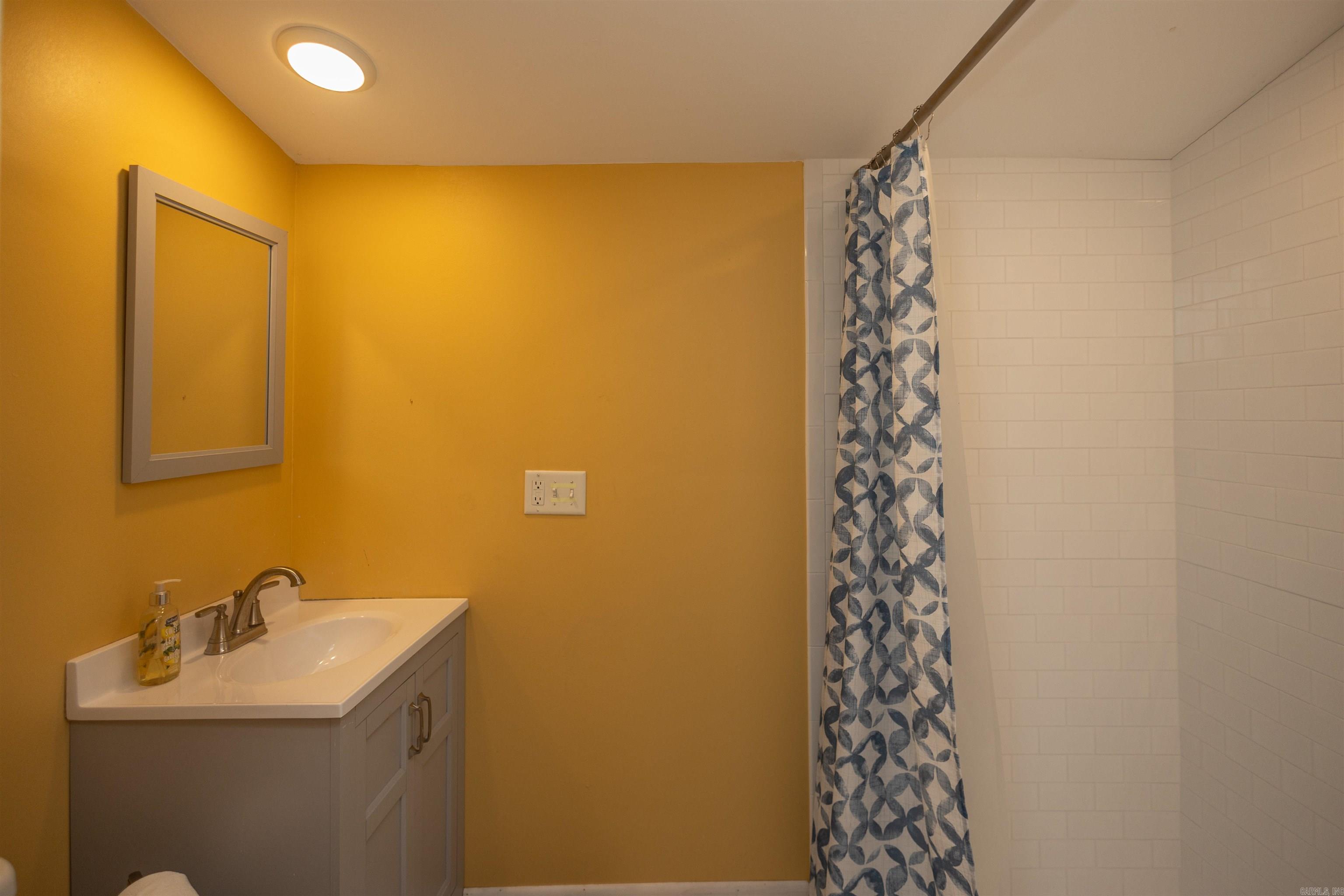 215 Johnson Street Property Photo 30
